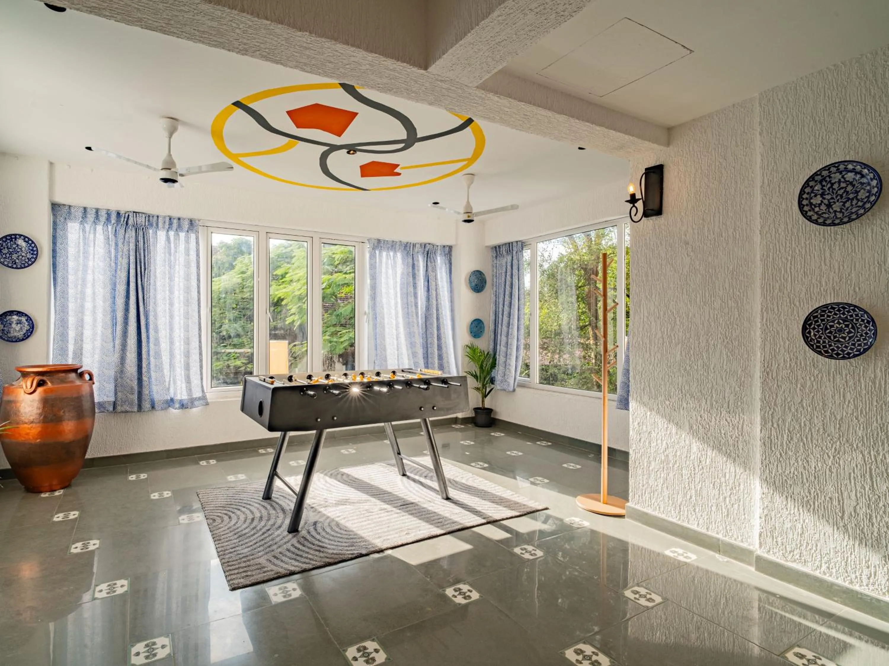 Living room in The Hosteller Goa, Old Goa