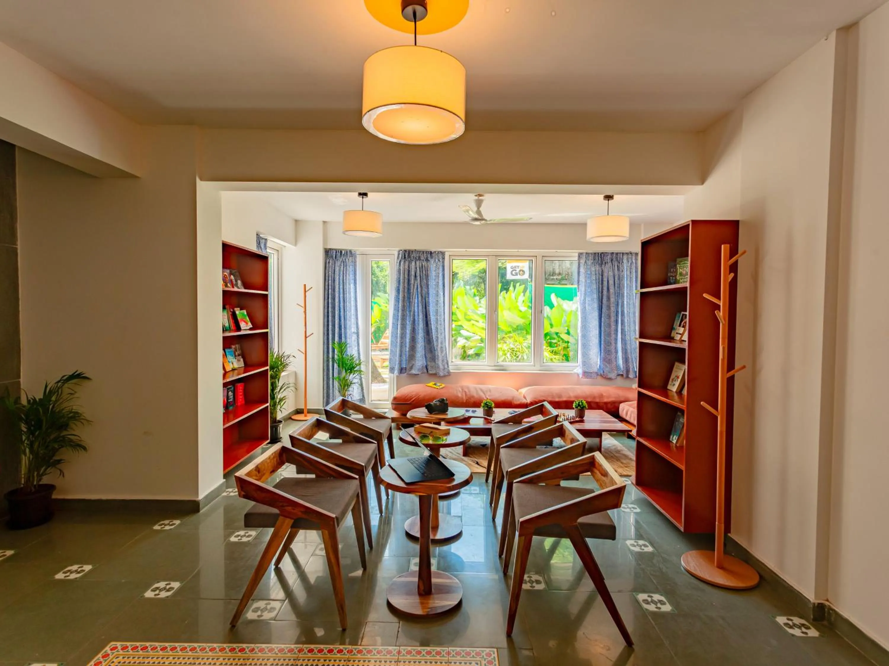 Library in The Hosteller Goa, Old Goa