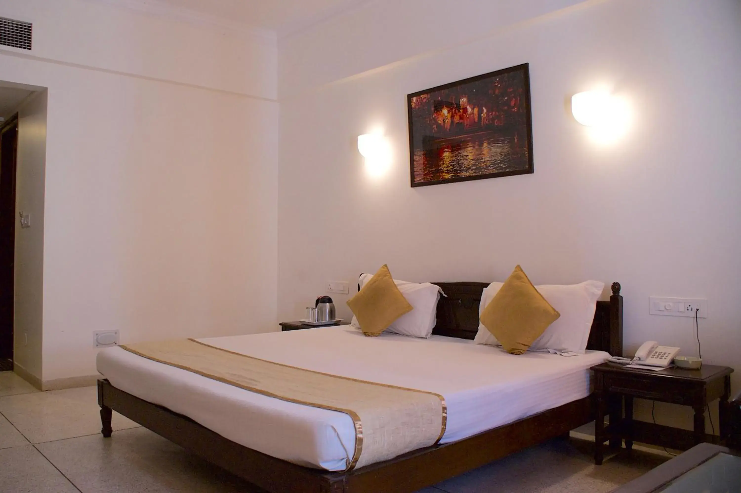 Bedroom, Bed in Hotel Alpana Bedroom, Bed in Hotel Alpana