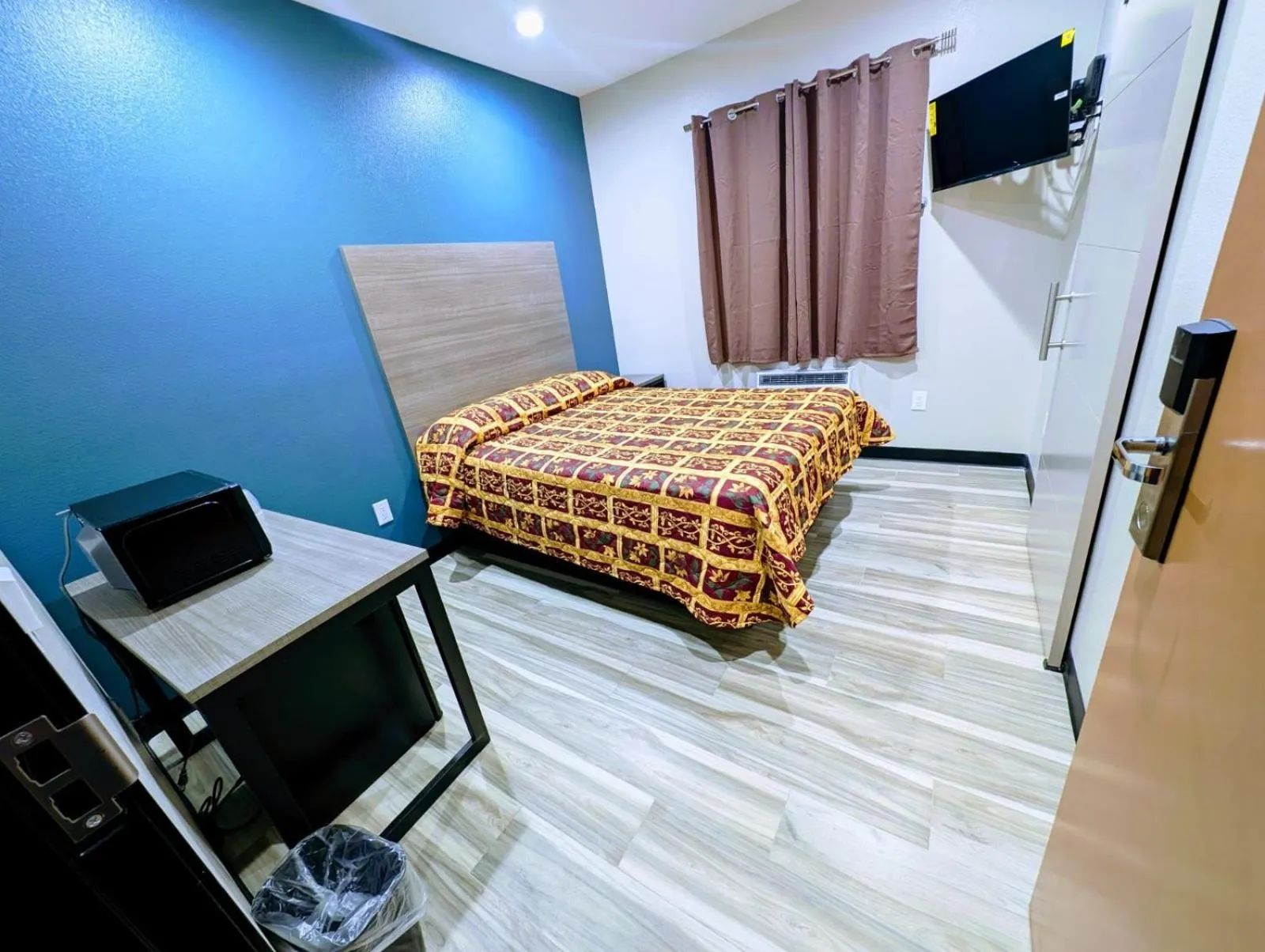 Bed in Star Inn Hotel