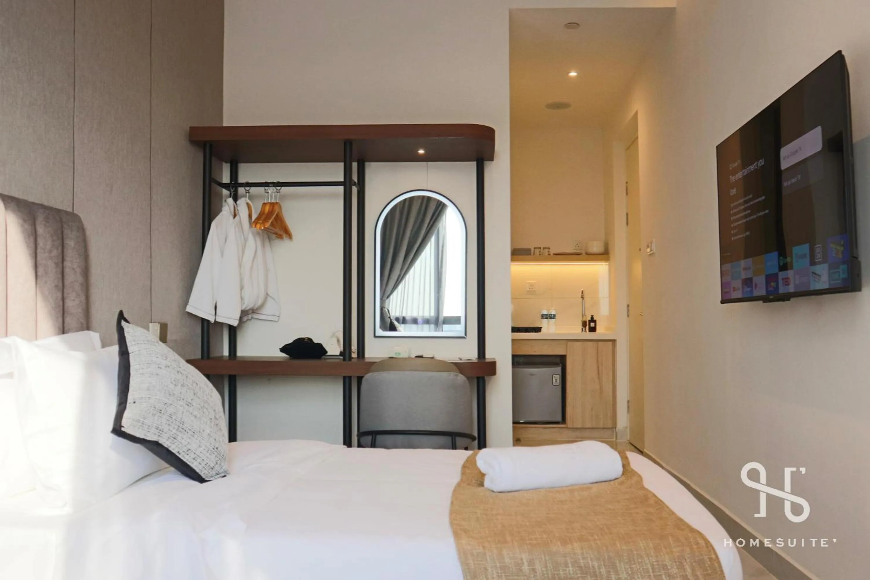 Kitchen or kitchenette, Bed in The SIGAR Hotel at Sutera Bay