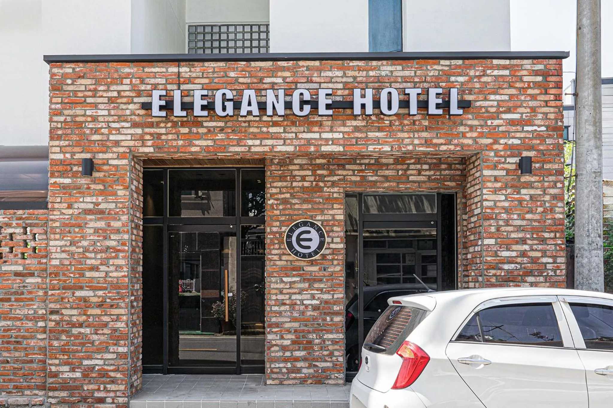 Property building in Elegance hotel hwangridan
