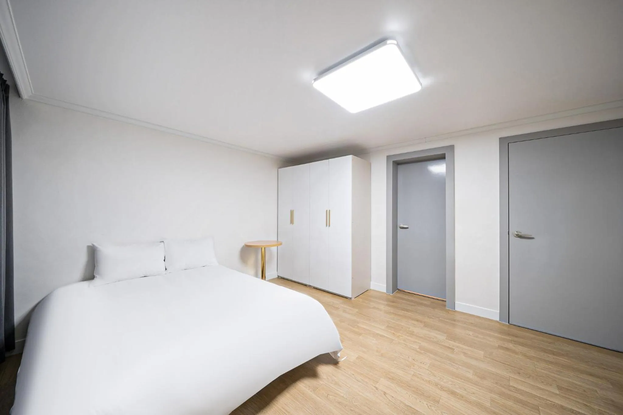 Bed in Elegance hotel hwangridan