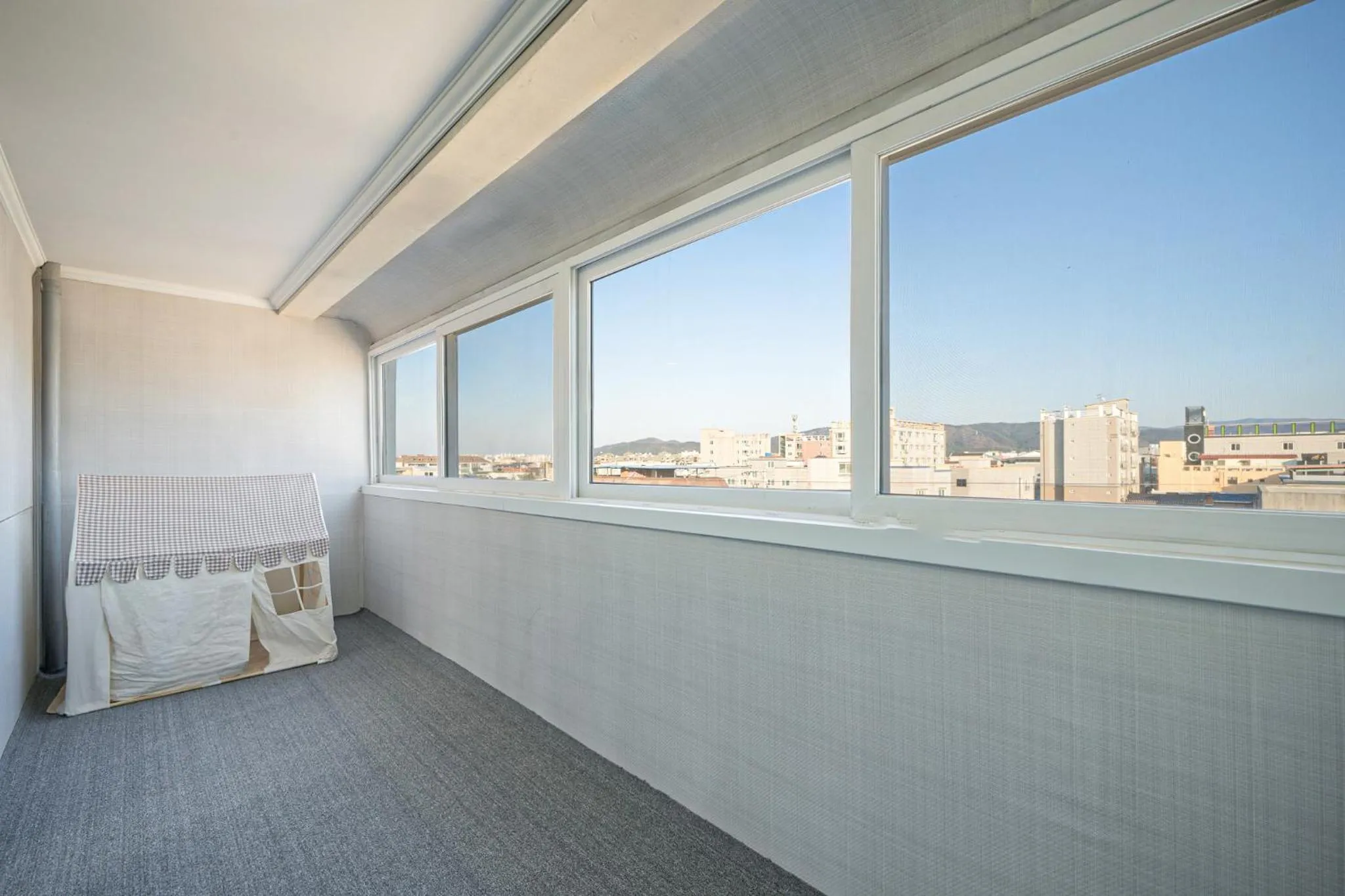 Elegance hotel hwangridan