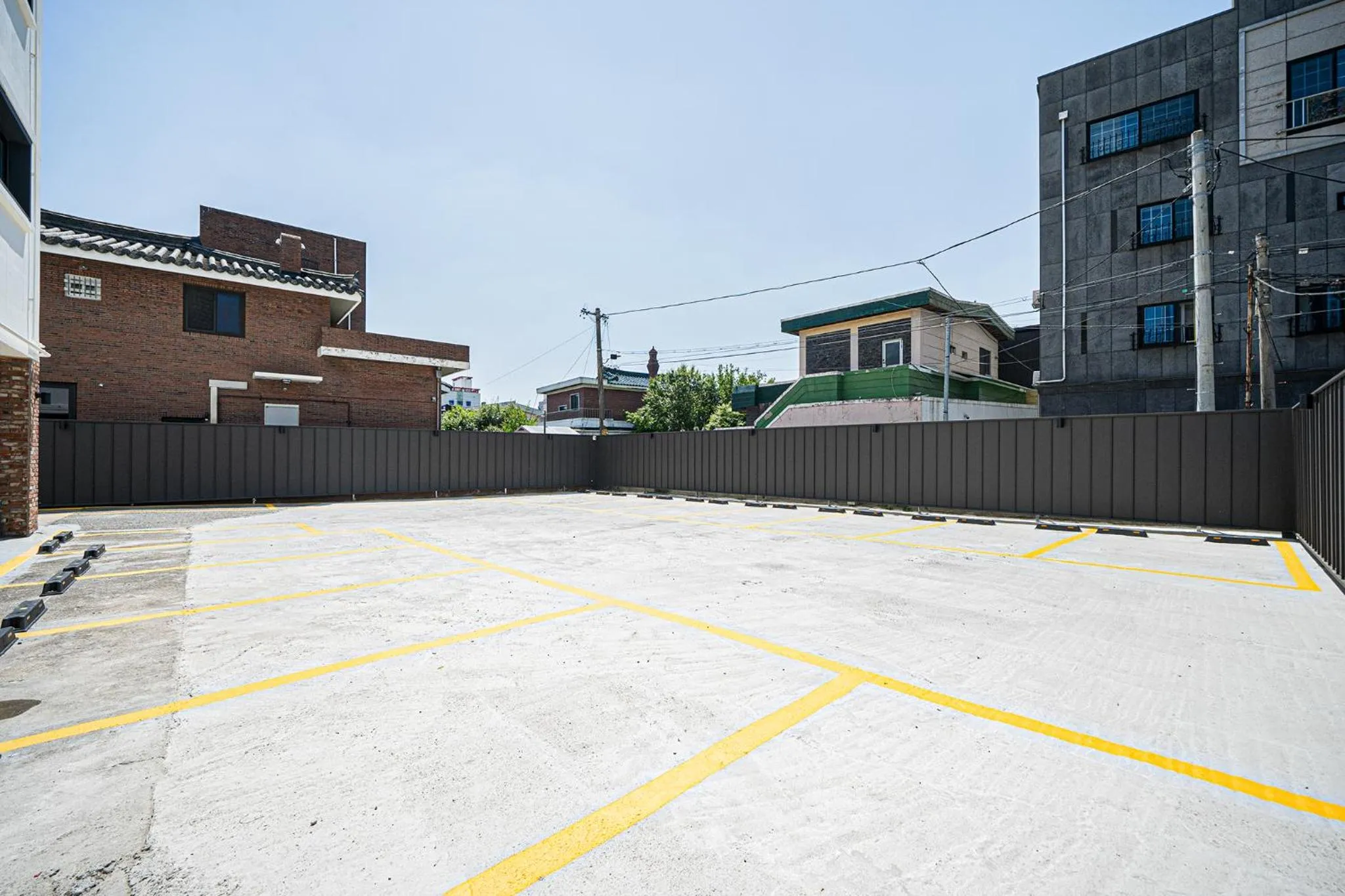 Parking in Elegance hotel hwangridan