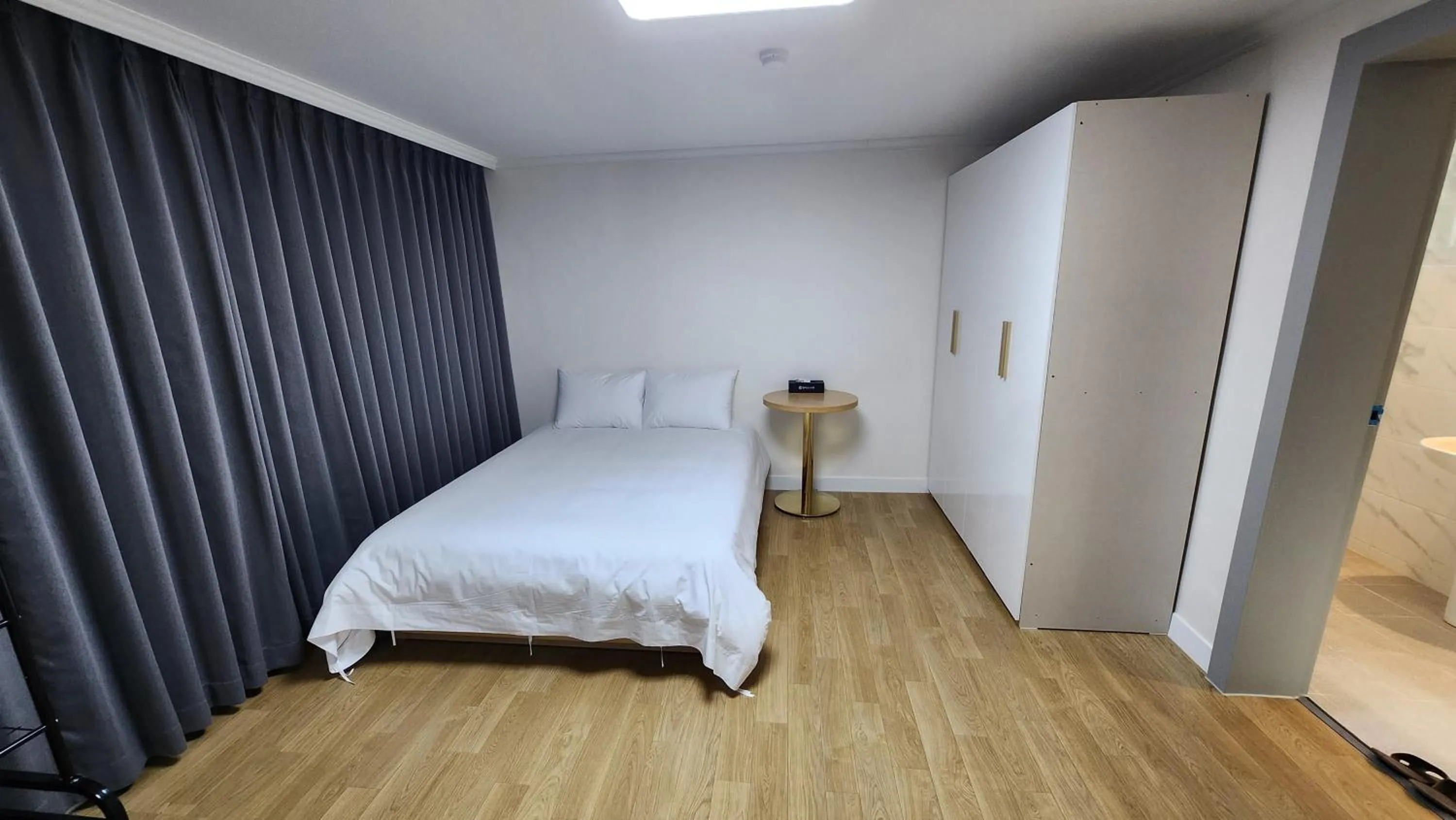 Bed in Elegance hotel hwangridan