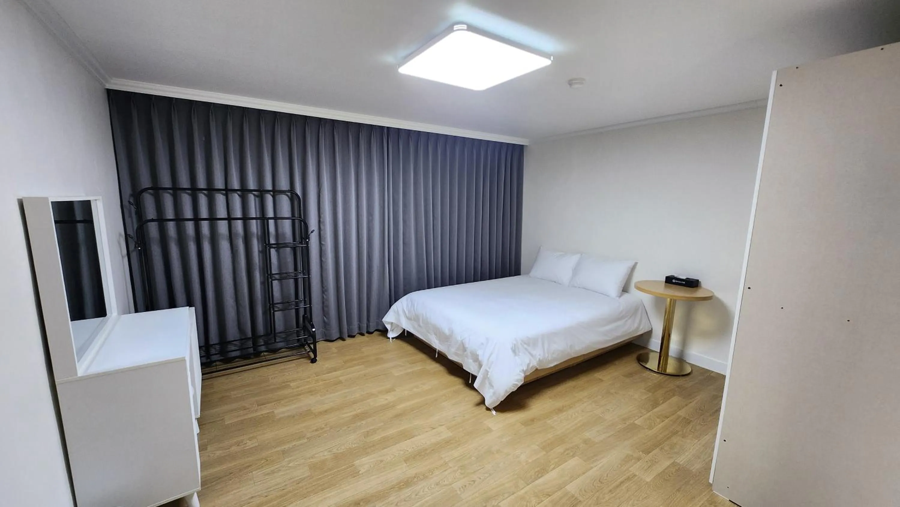 Bed in Elegance hotel hwangridan