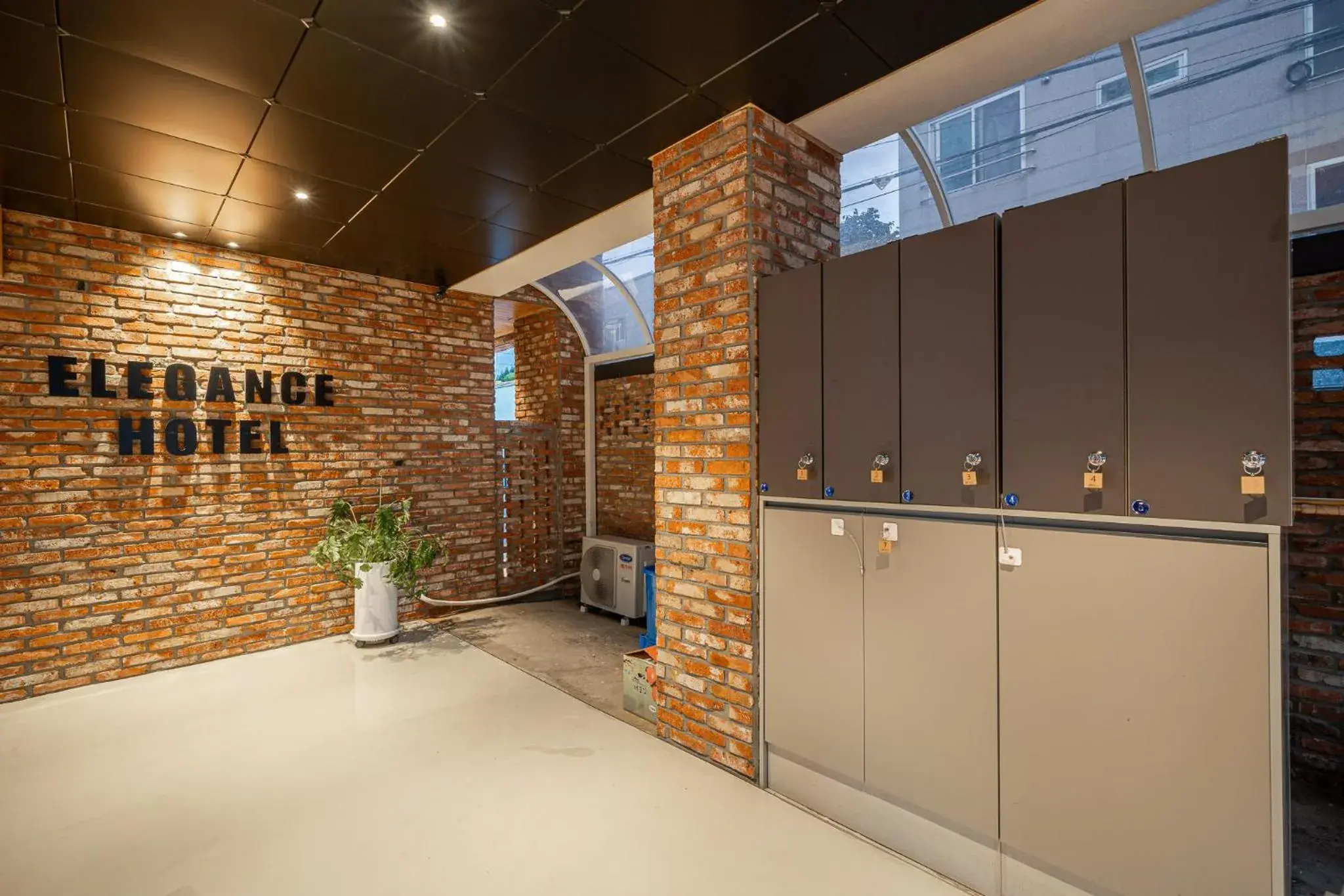 Property building in Elegance hotel hwangridan Property building in Elegance hotel hwangridan