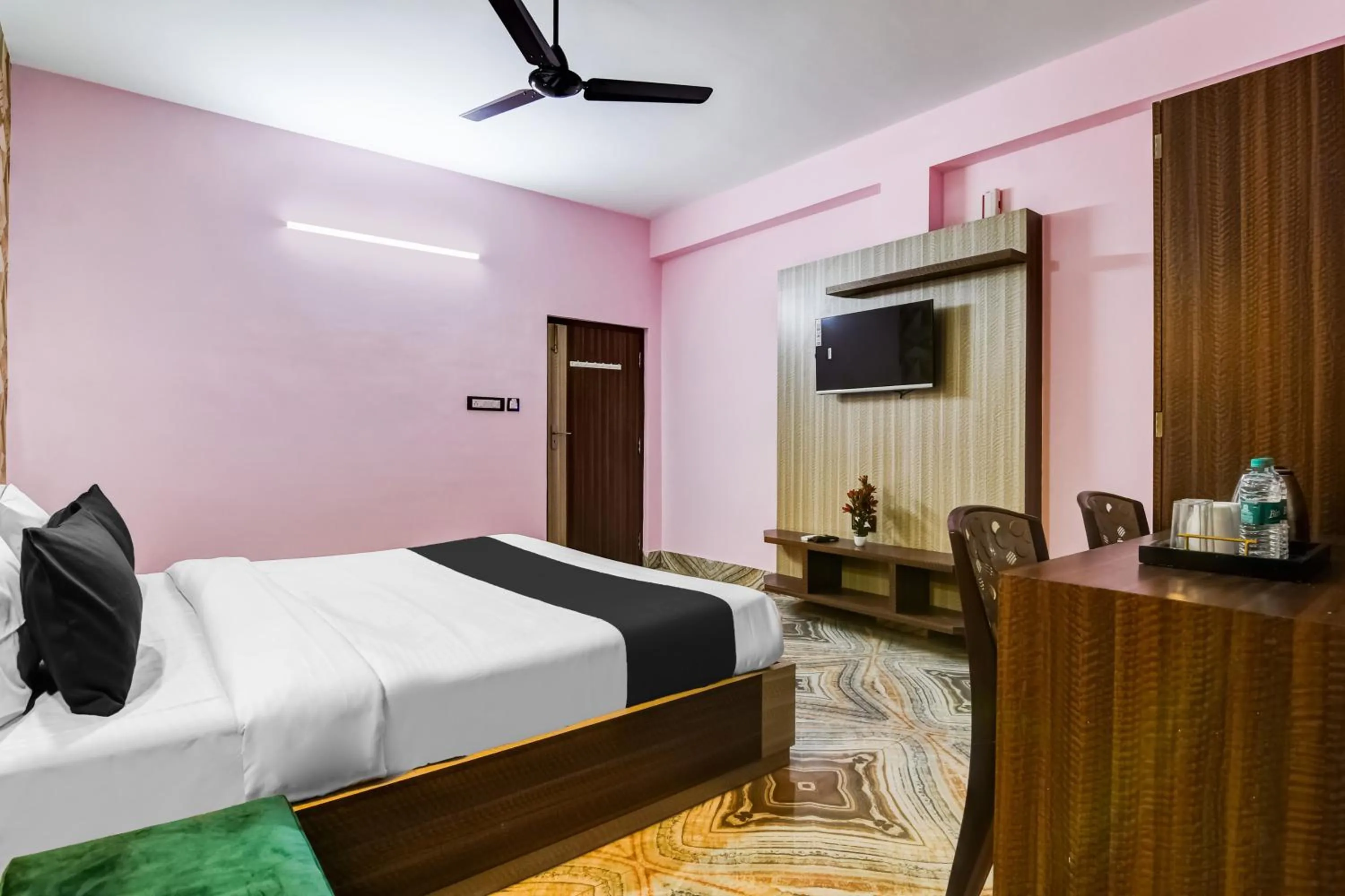 Bedroom, Bed in Hotel O Fifteen