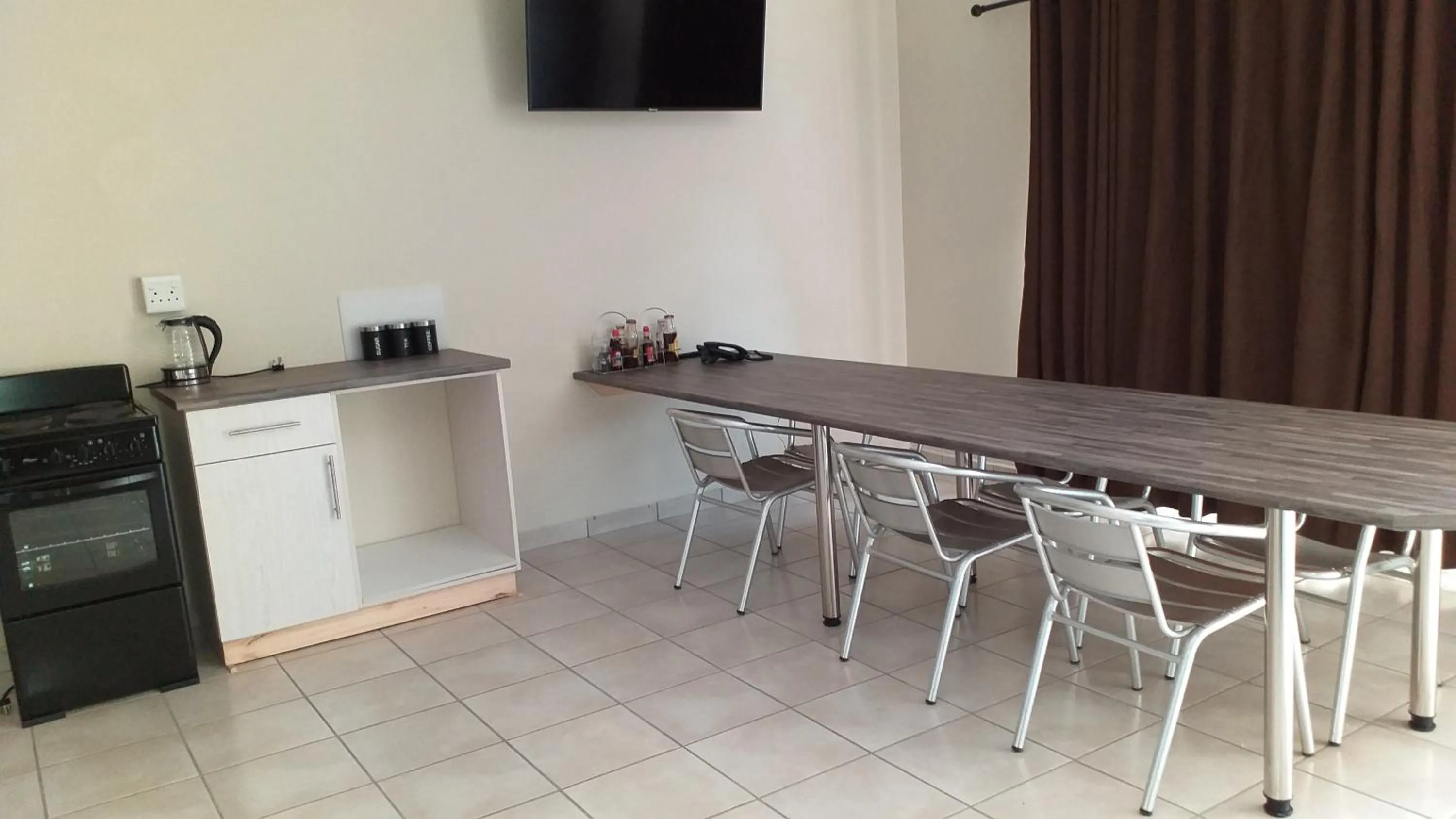 Dining area in Gecko Inn