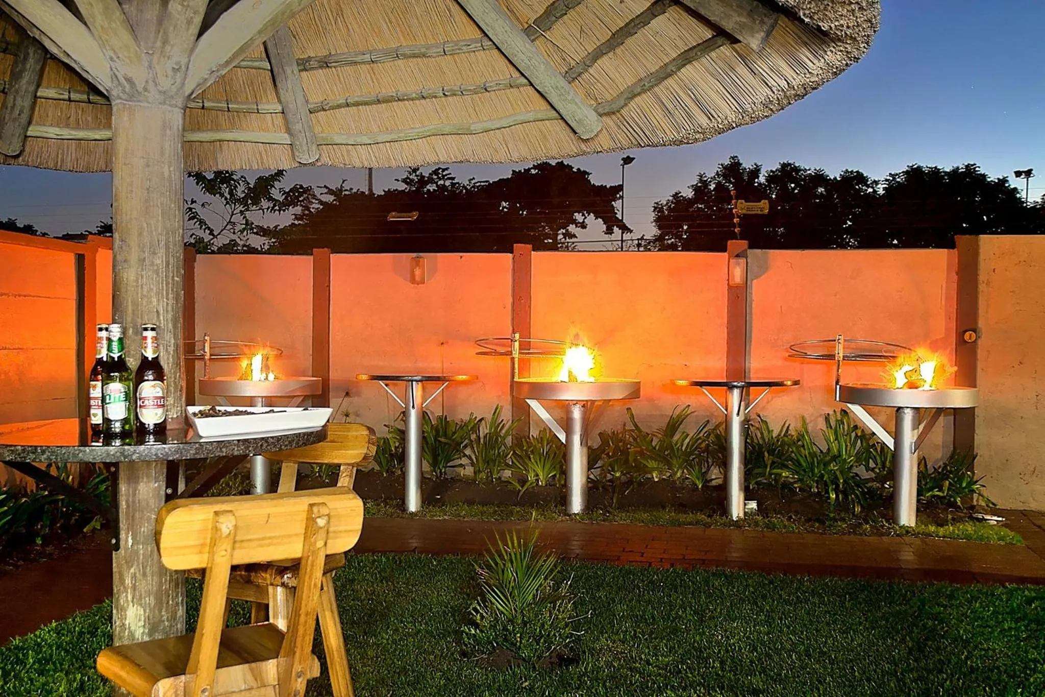 Evening entertainment in Gecko Inn