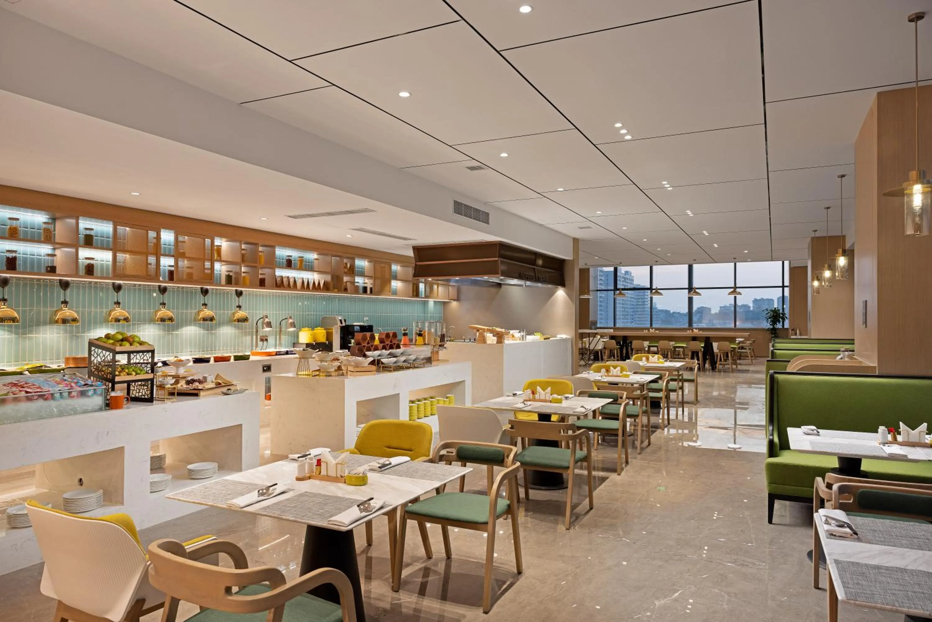 Restaurant/places to eat in Home2 Suite by Hilton Chengdu Huaizhou New Town