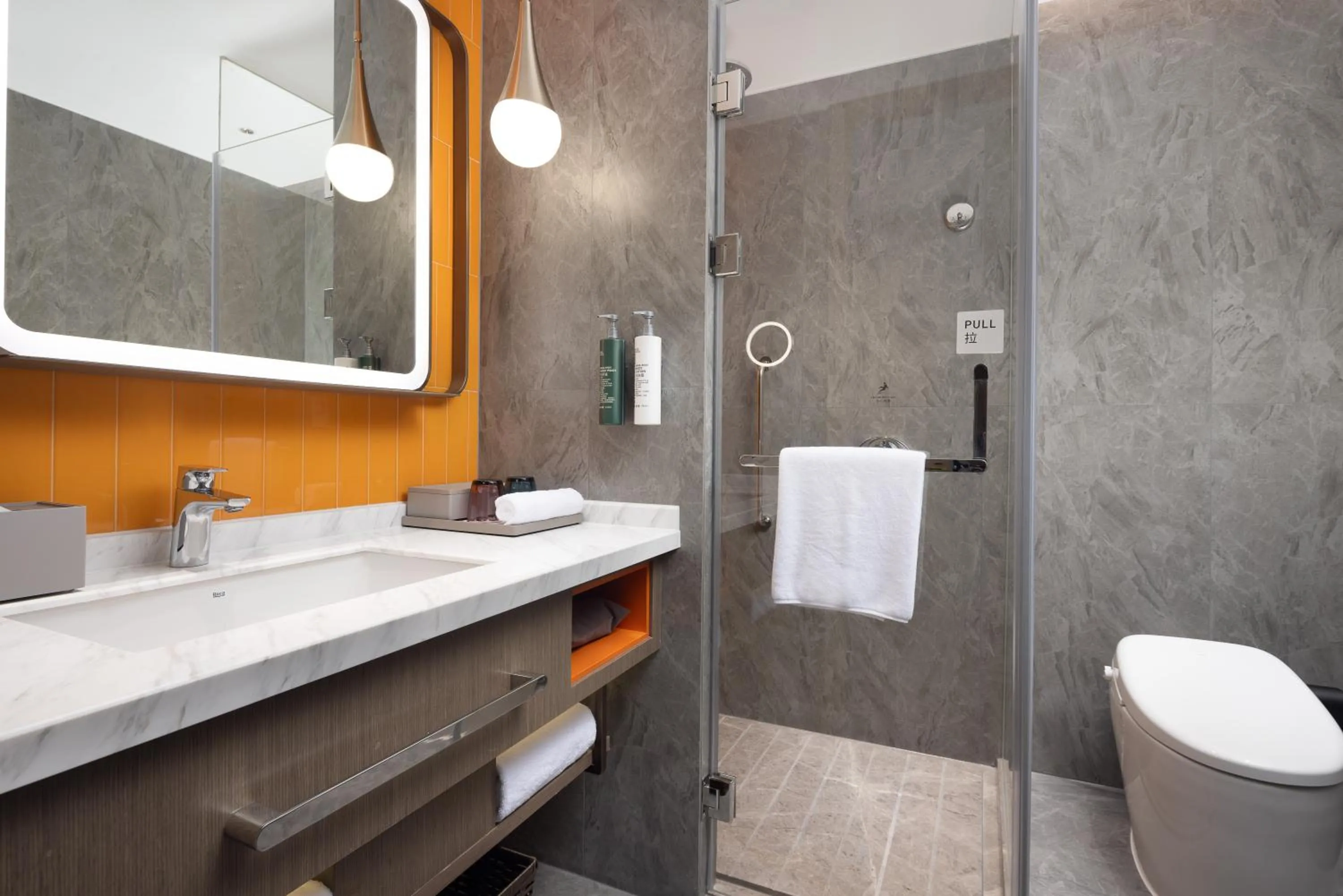 Toilet in Home2 Suite by Hilton Chengdu Huaizhou New Town