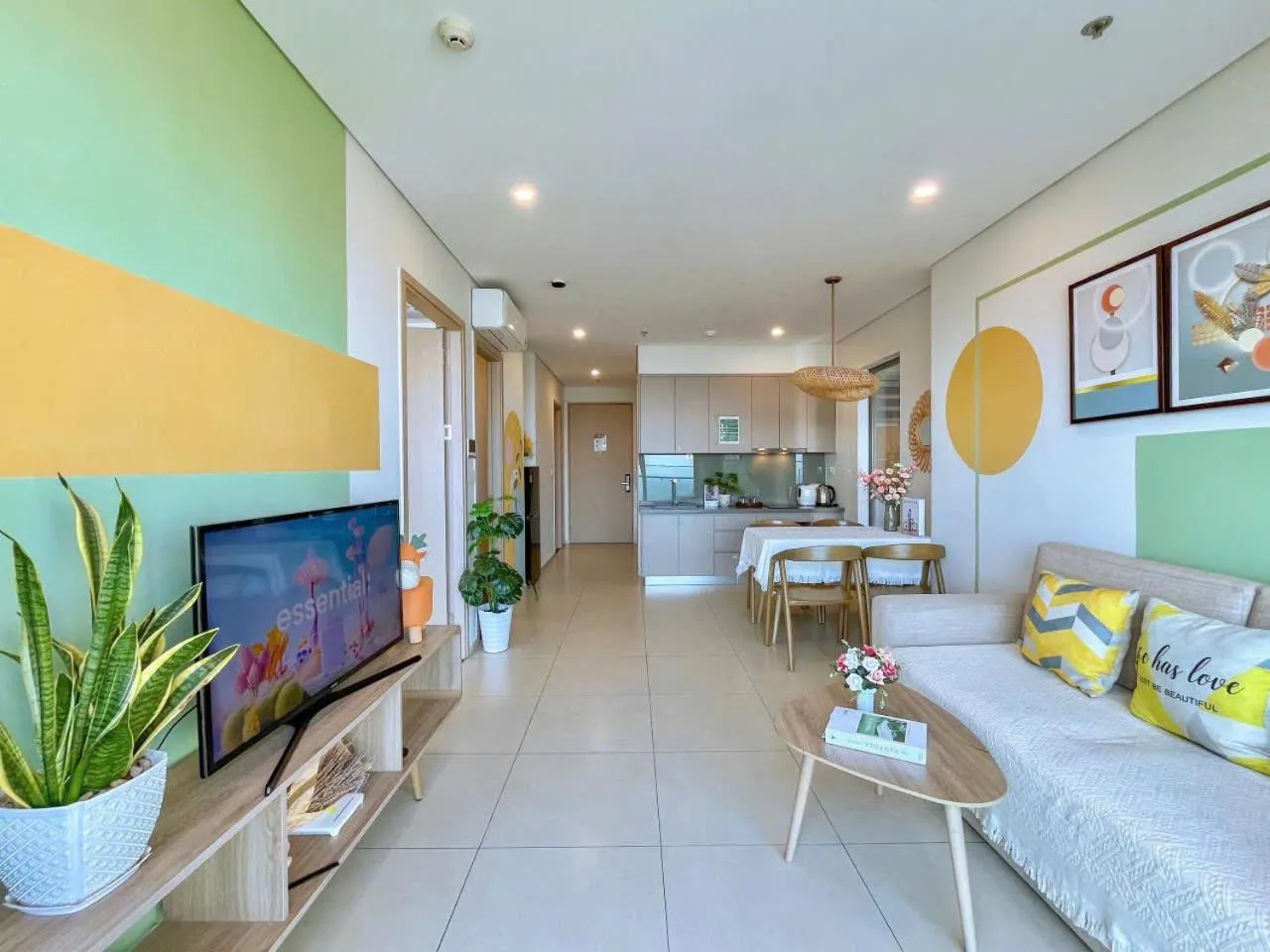 Communal lounge/ TV room in The Sóng Vũng Tàu - Thương's Homestay