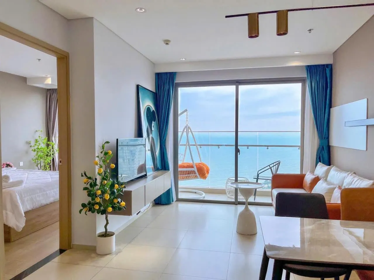 Communal lounge/ TV room in The Sóng Vũng Tàu - Thương's Homestay