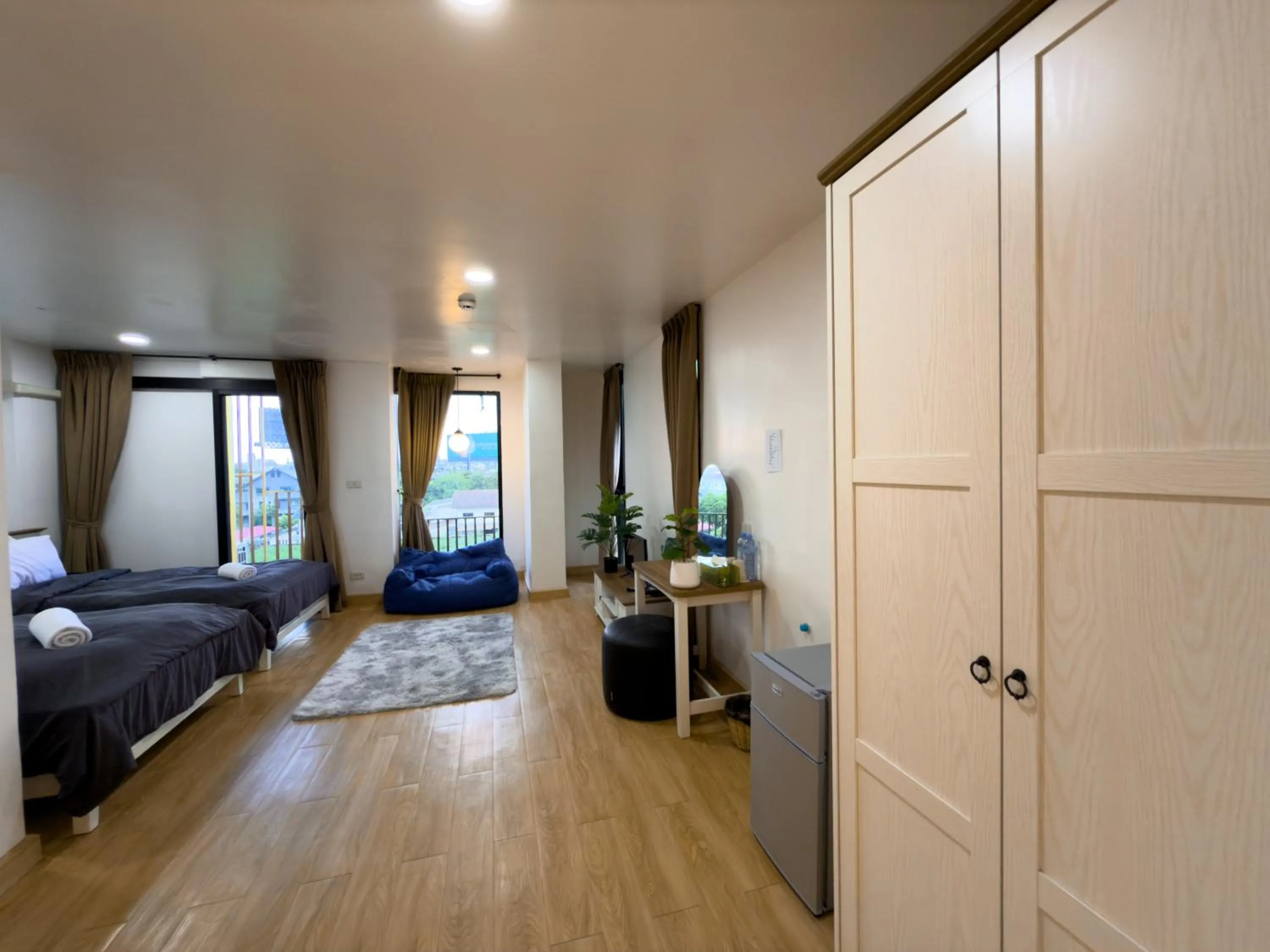 Bed in Breezewood Bangkok Hotel