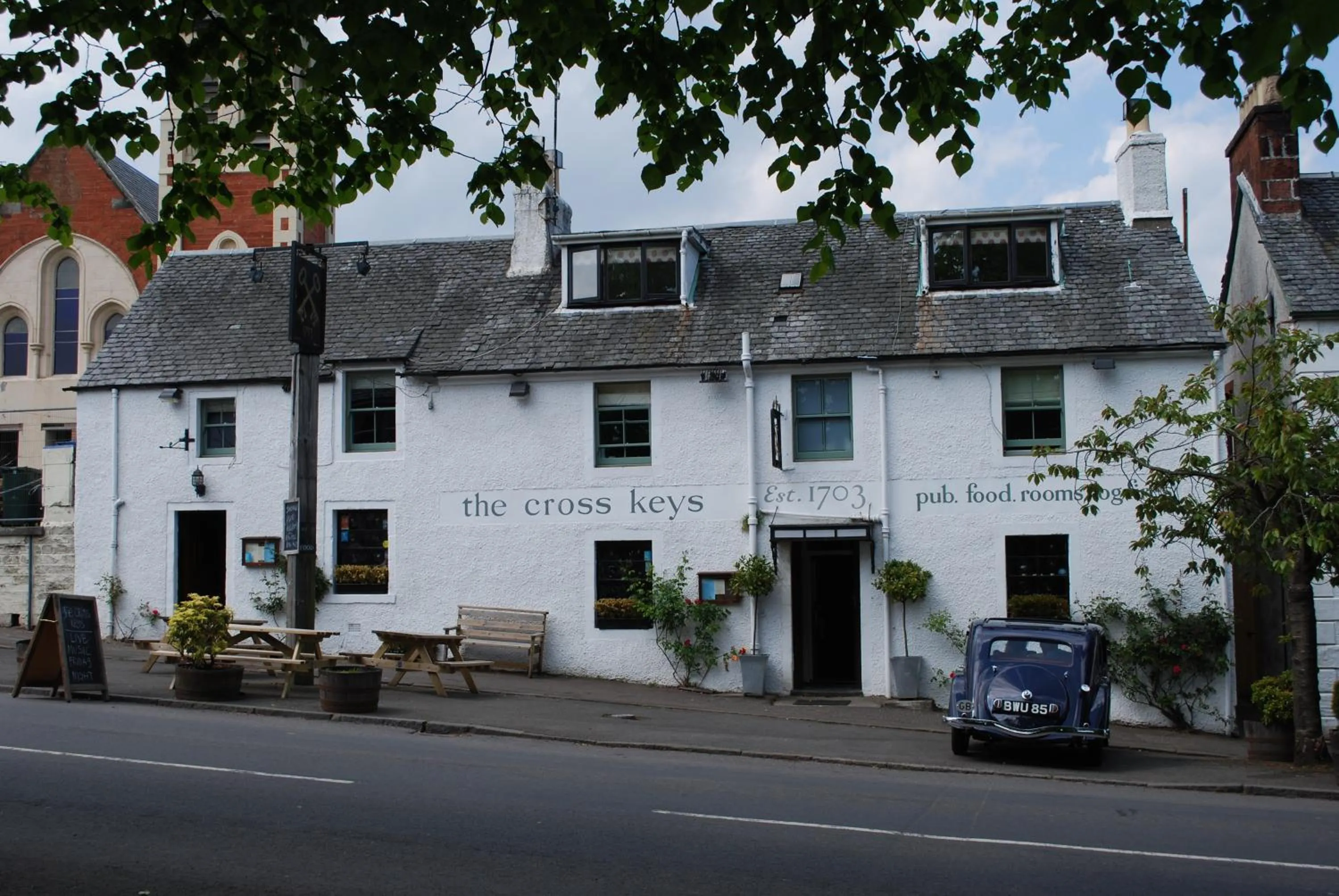 Facade/entrance in The Cross Keys in Kippen