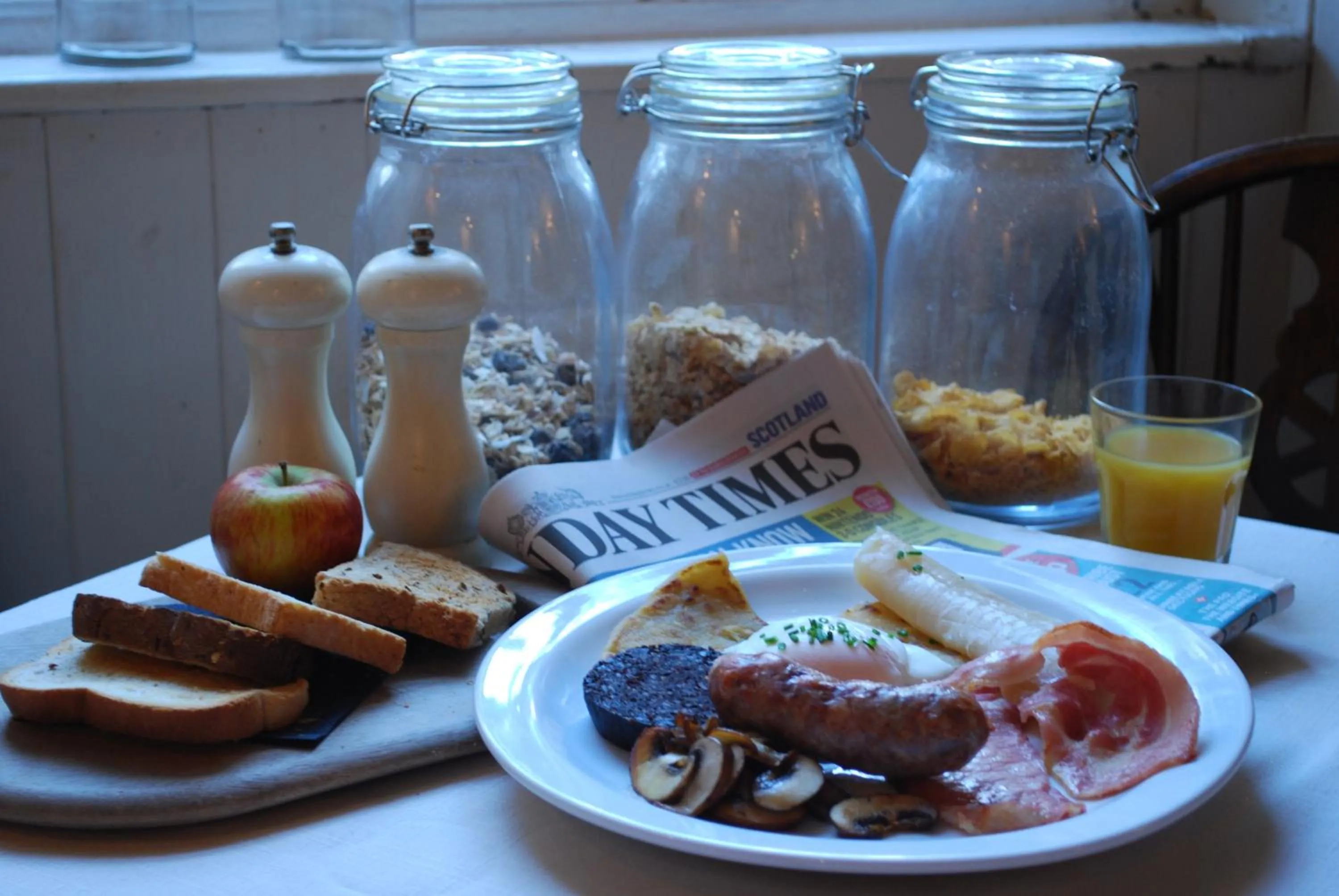 Breakfast in The Cross Keys in Kippen