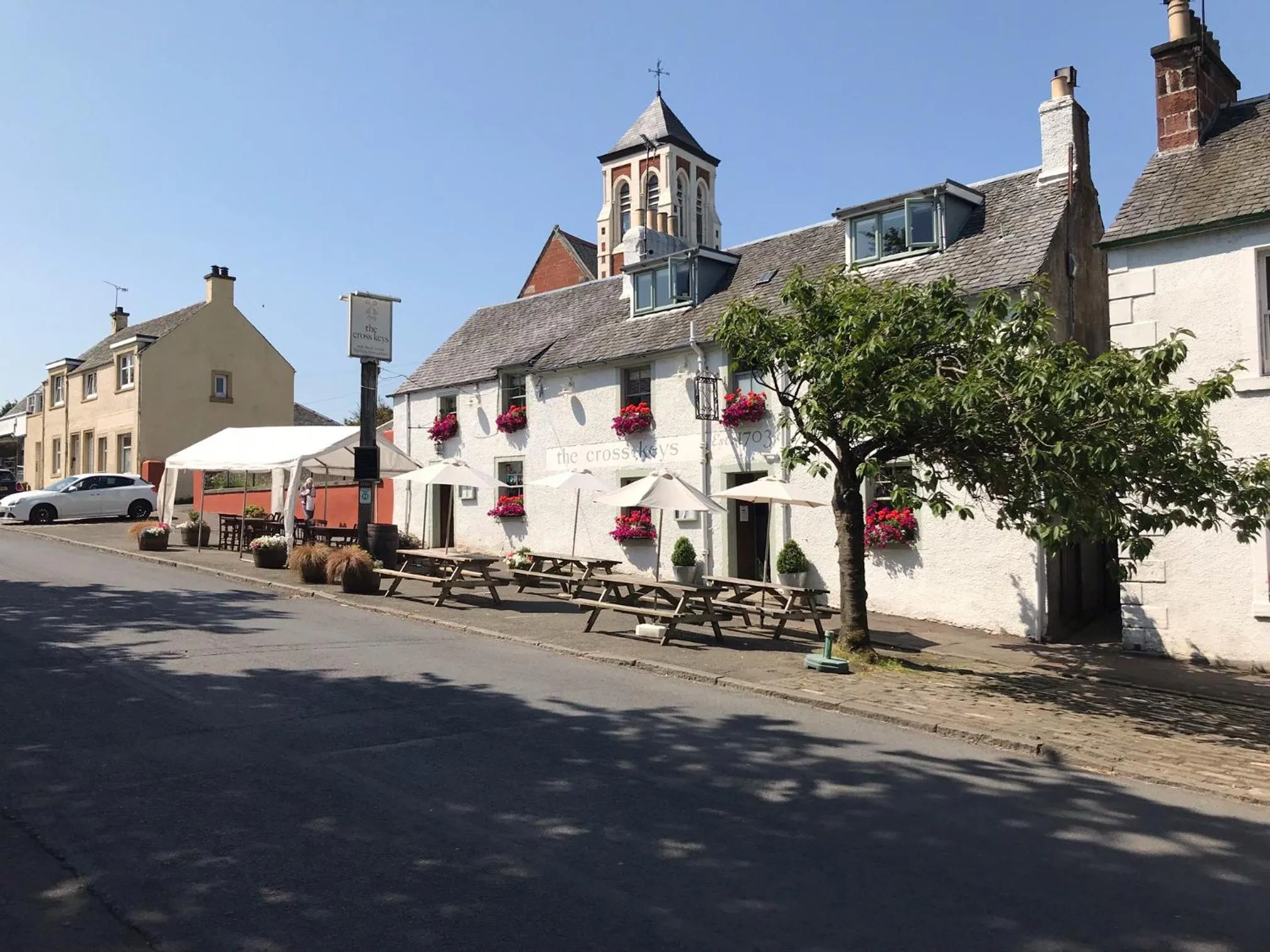 Property building in The Cross Keys in Kippen