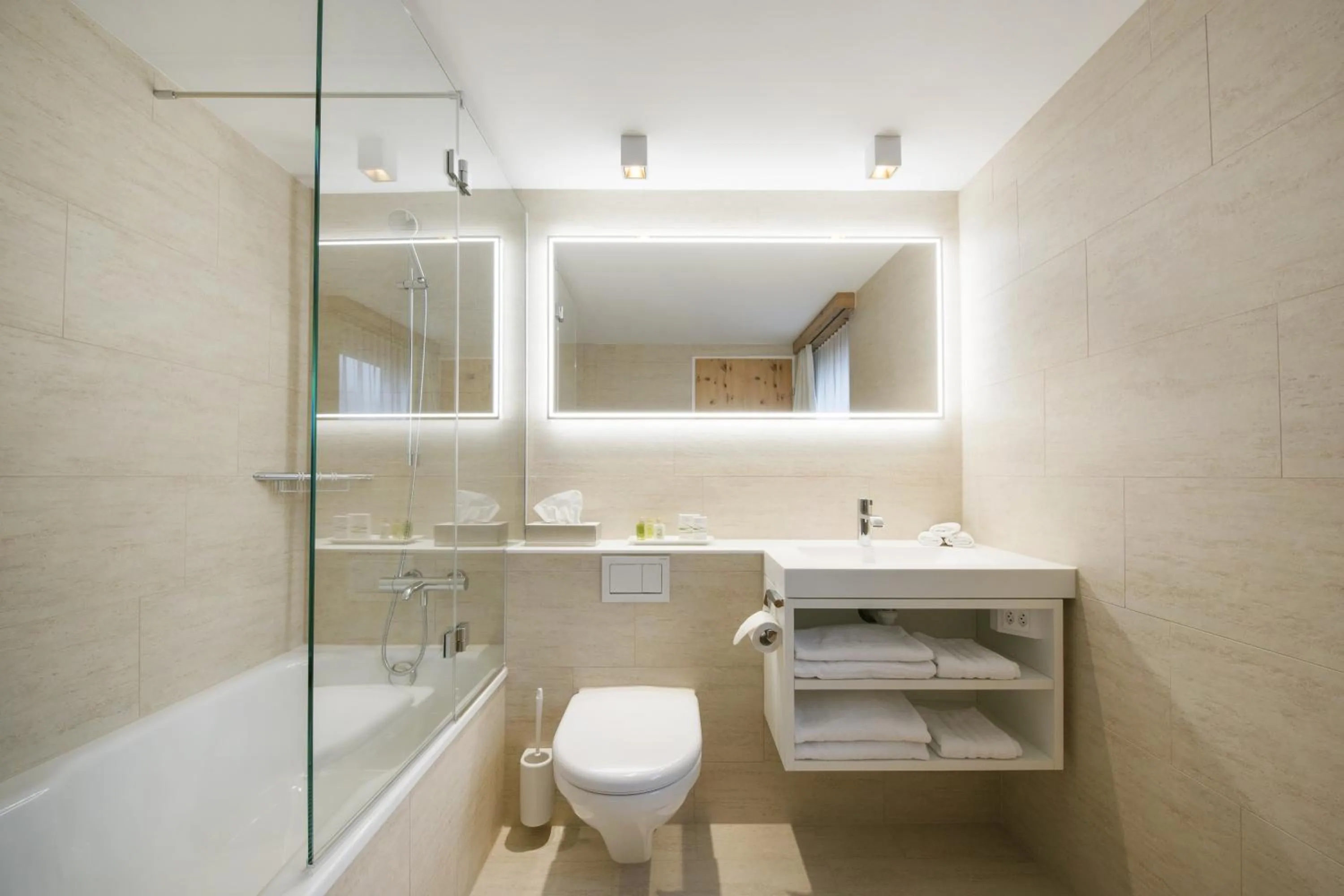 Toilet in Hotel Seehof direkt am Heidsee