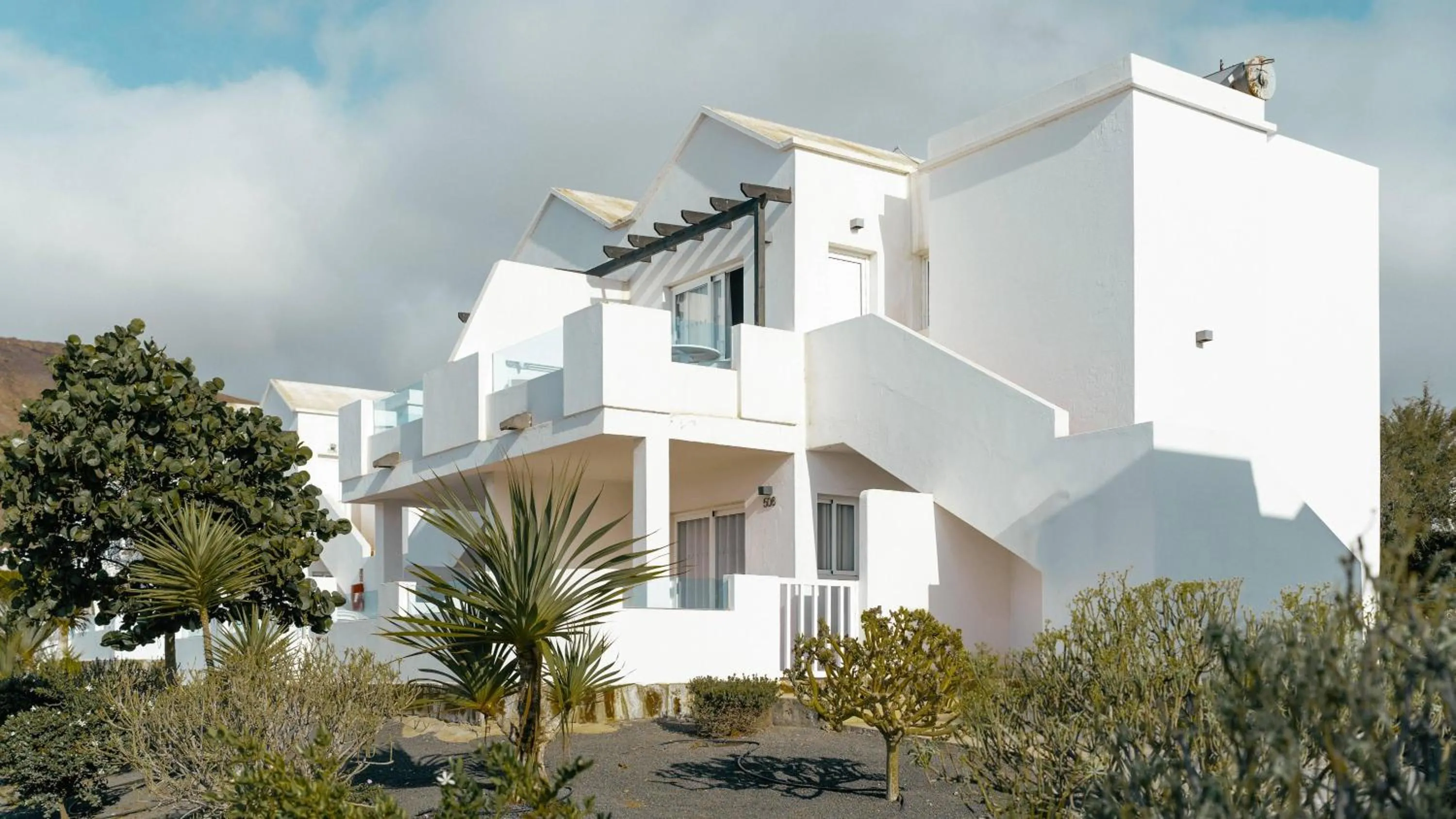Property building in BLUESEA Alyssa Suite Hotel