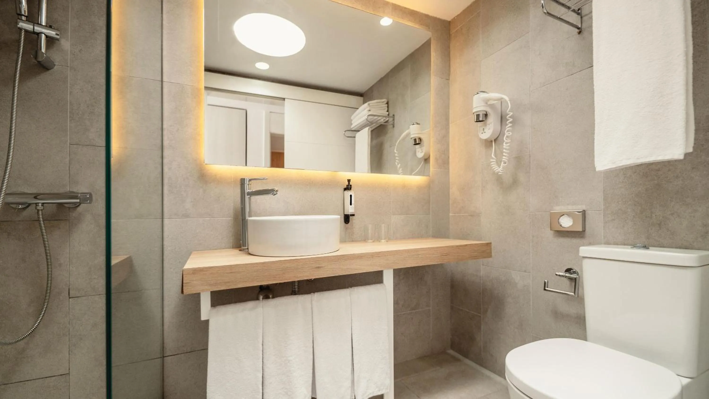 Bathroom in BLUESEA Alyssa Suite Hotel