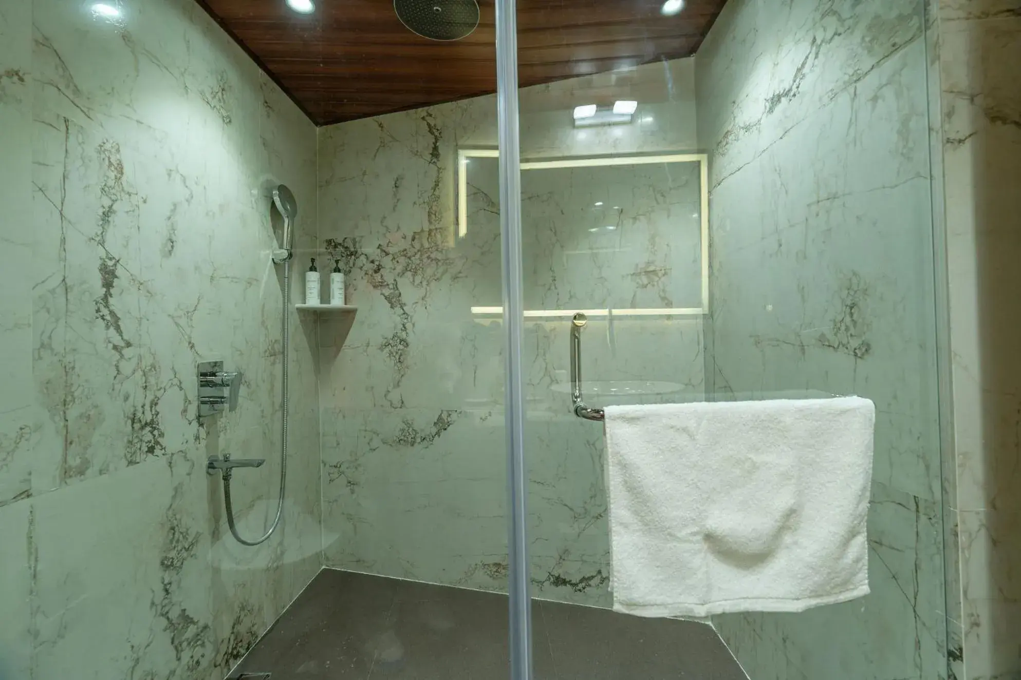 Deluxe Double or Twin Room - single occupancy in Ginger Hyderabad, Airport Road Deluxe Double or Twin Room - single occupancy in Ginger Hyderabad, Airport Road