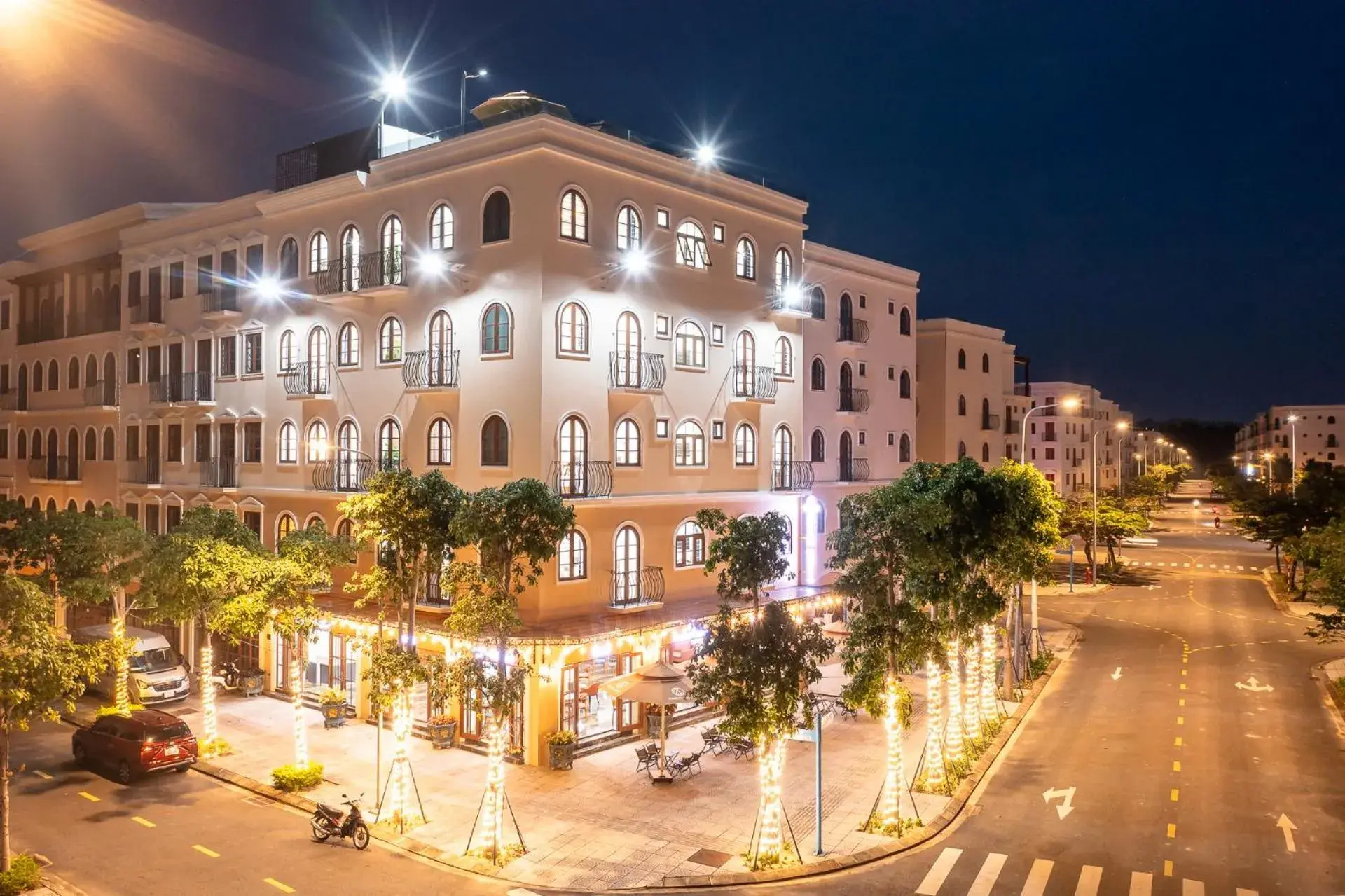 Property building in Anston Castle Hotel Phu Quoc Sunset Town Property building in Anston Castle Hotel Phu Quoc Sunset Town