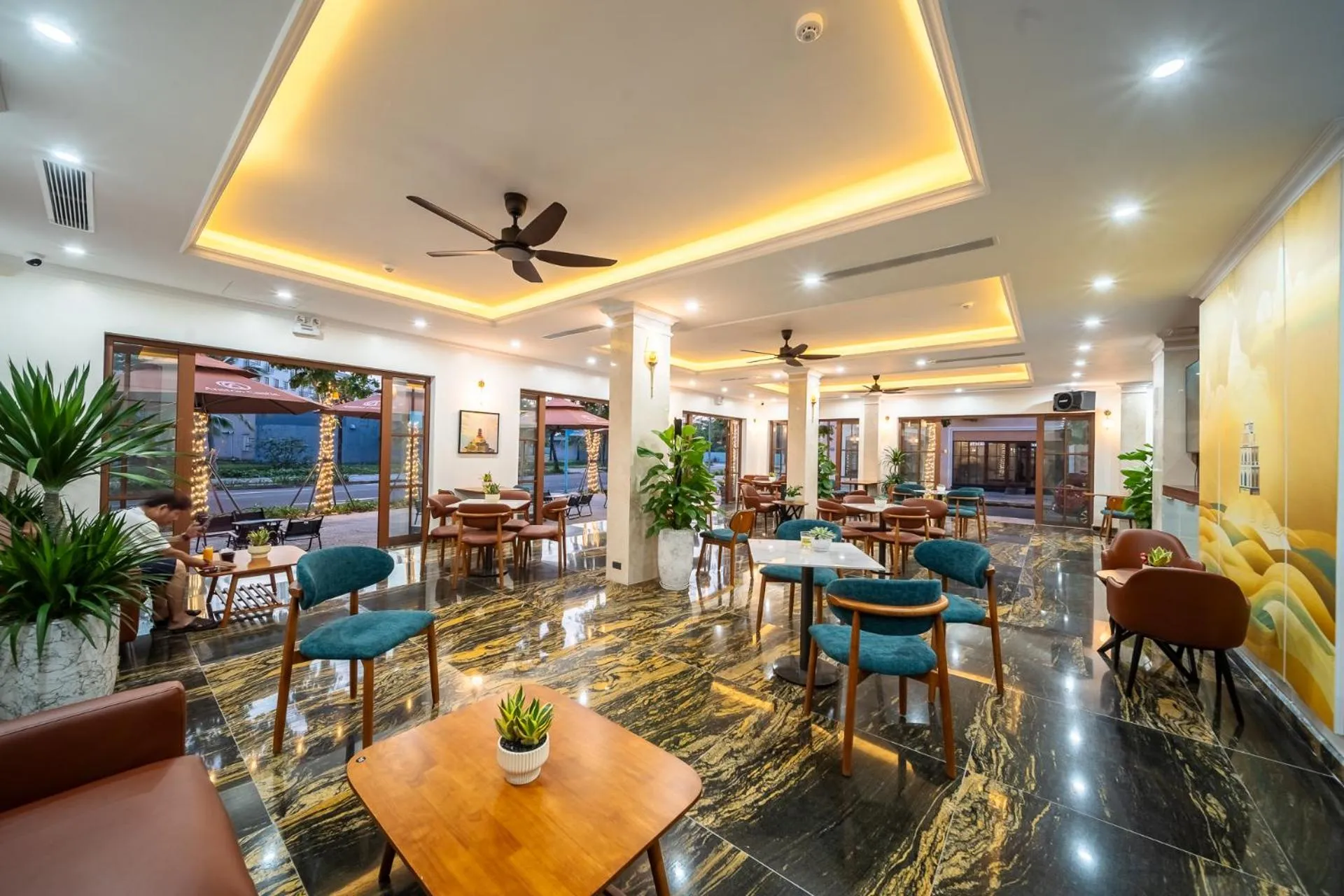 Restaurant/places to eat in Anston Castle Hotel Phu Quoc Sunset Town