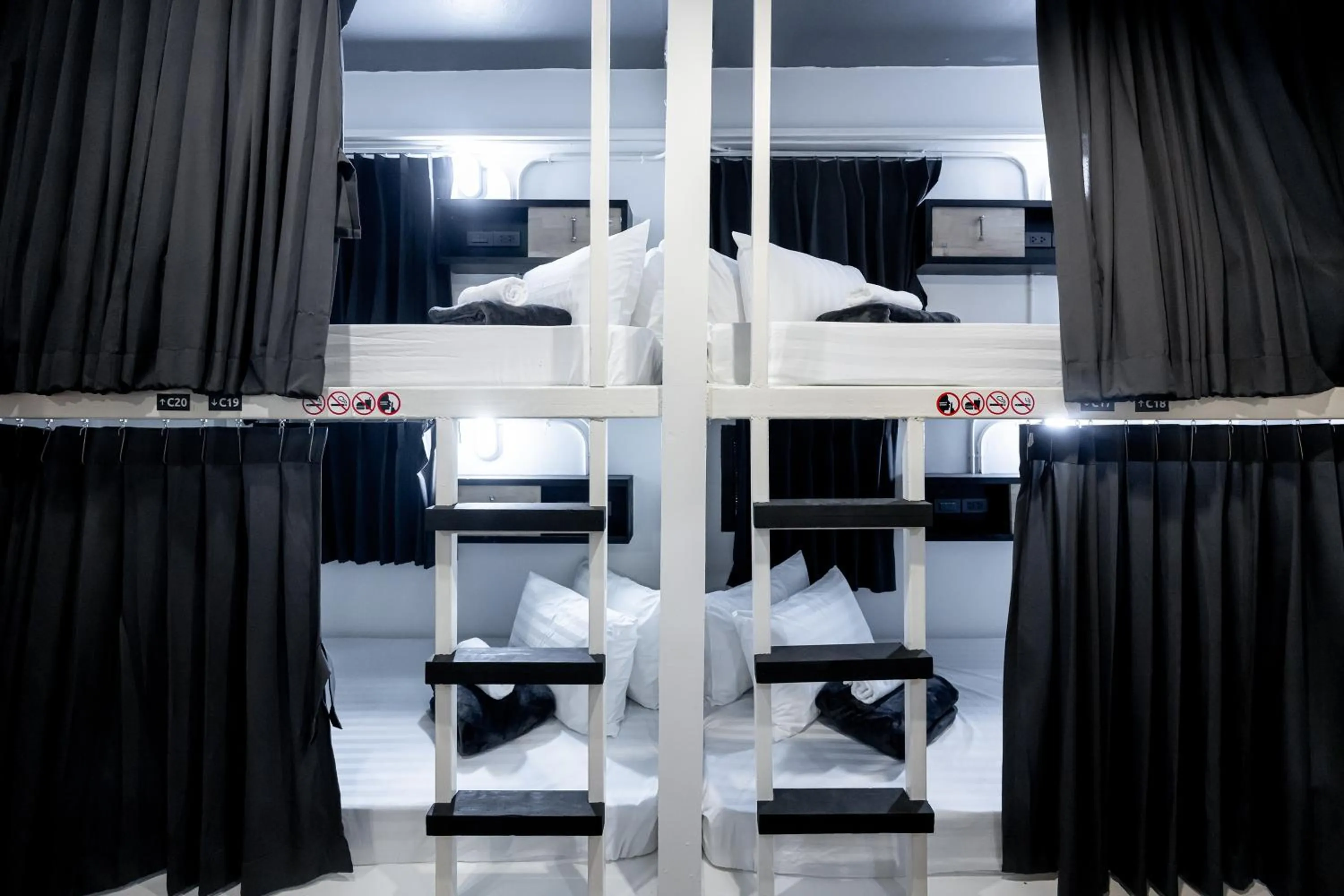 Bedroom in Vibes Hostel Bangkok