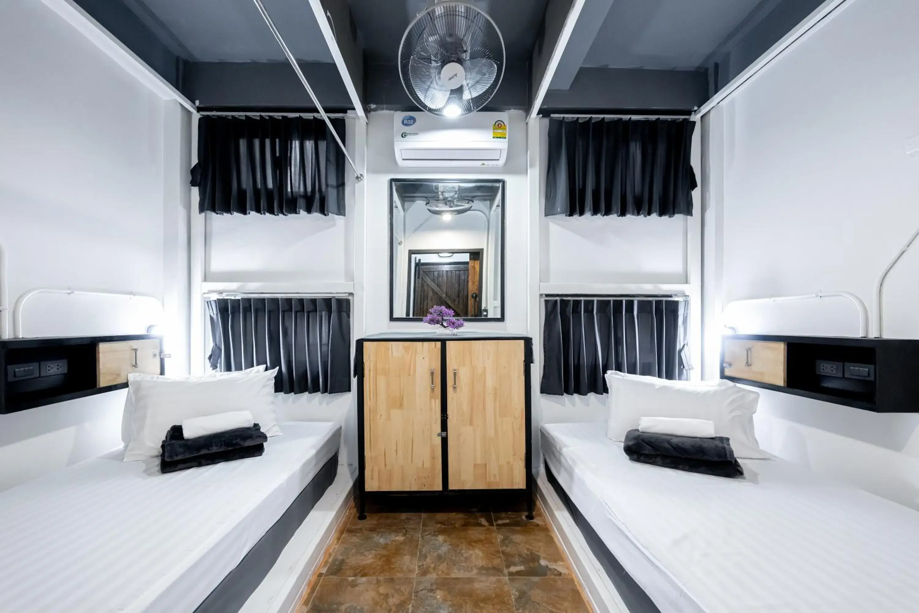 Bedroom, Bed in Vibes Hostel Bangkok Bedroom, Bed in Vibes Hostel Bangkok