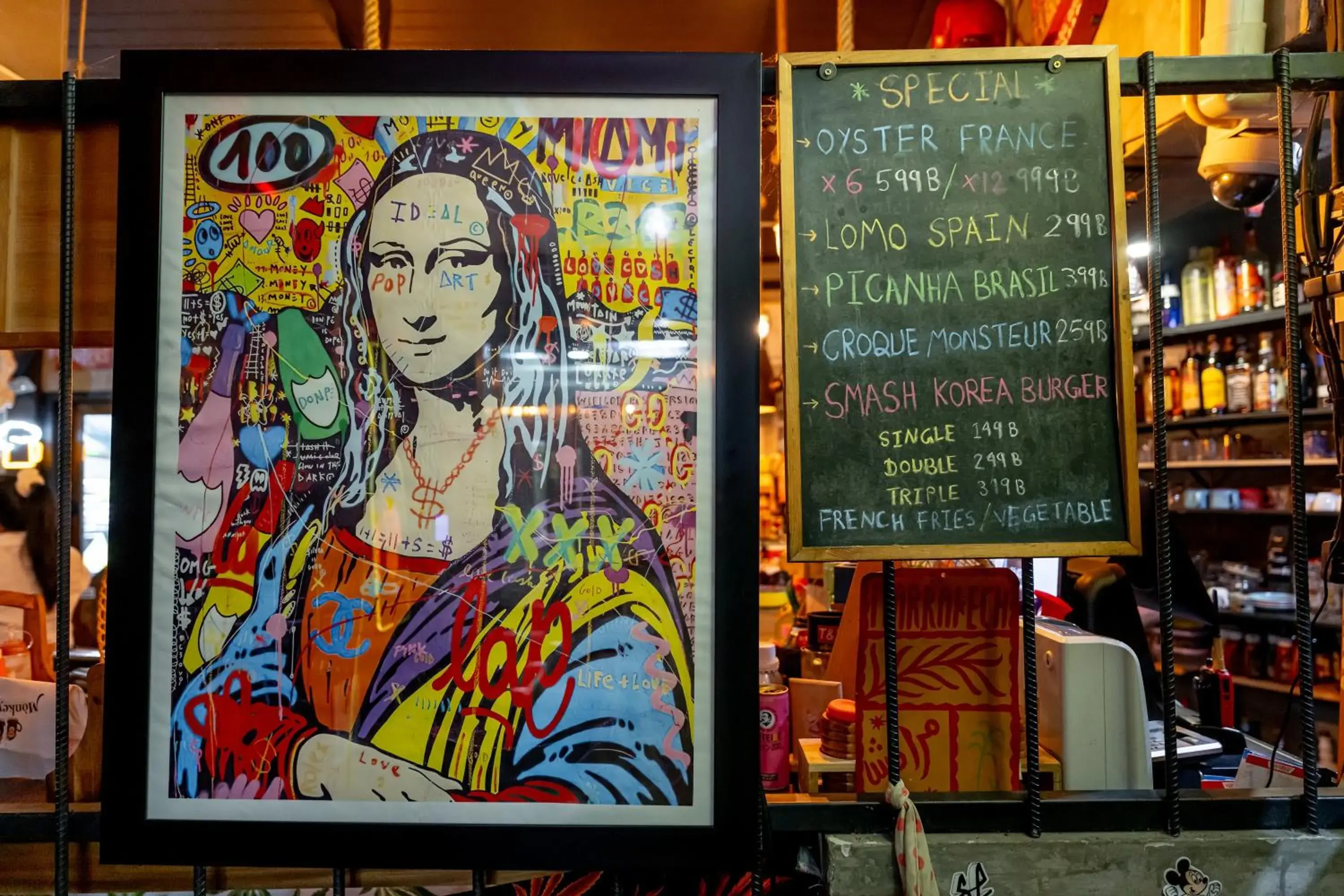 Property building in Vibes Hostel Bangkok Property building in Vibes Hostel Bangkok