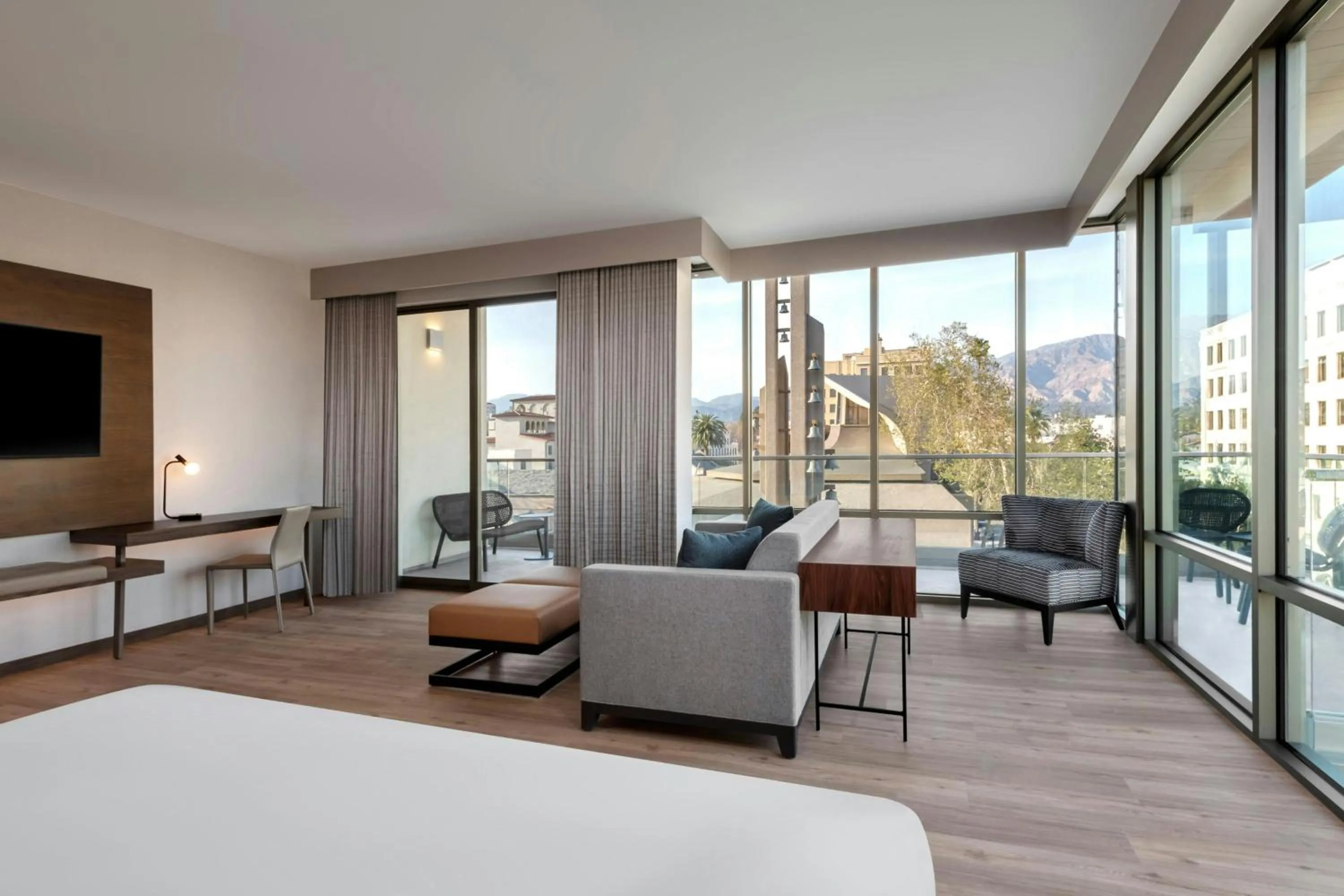 Photo of the whole room, Bed in AC Hotel by Marriott Pasadena