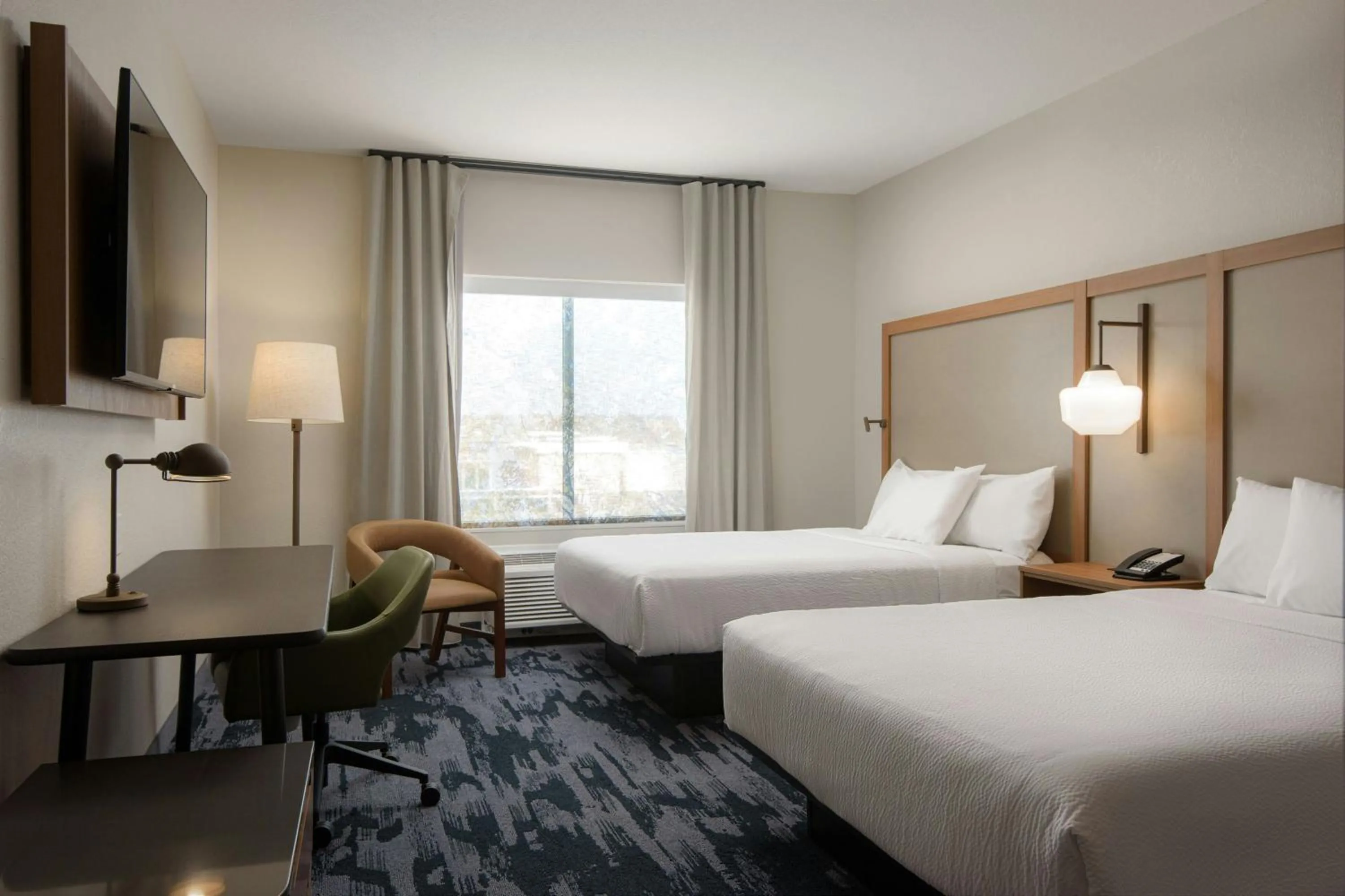 Photo of the whole room, Bed in Fairfield by Marriott Inn & Suites Cincinnati Oakley