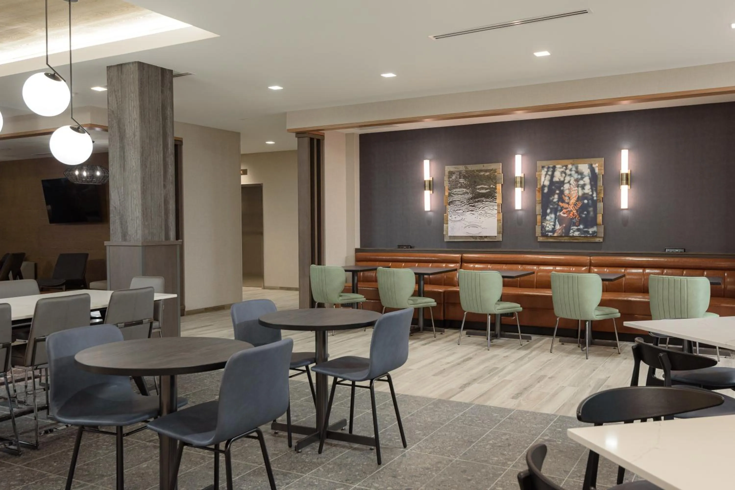 Lobby or reception in Fairfield by Marriott Inn & Suites Cincinnati Oakley
