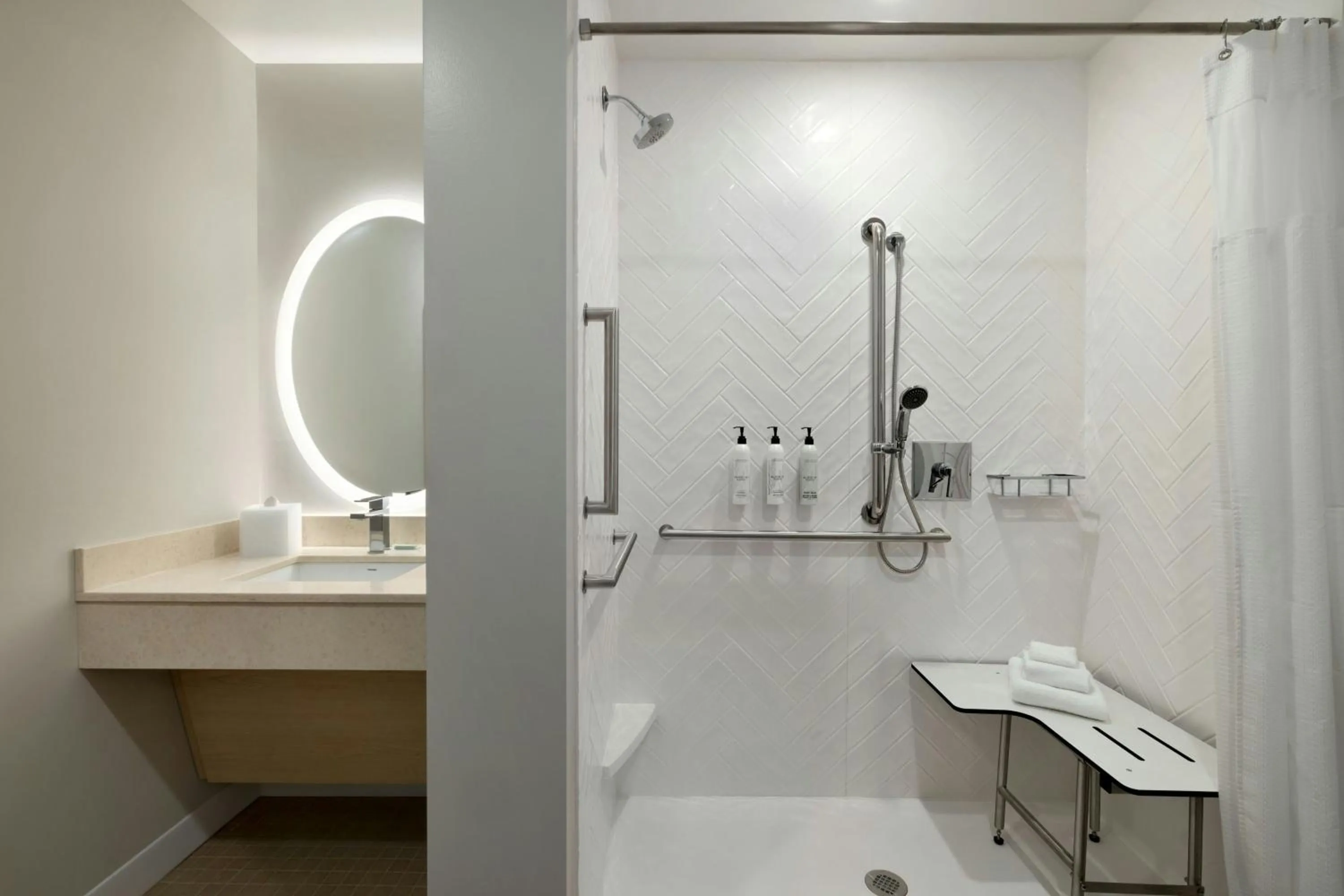 Bathroom in TownePlace Suites by Marriott Duluth