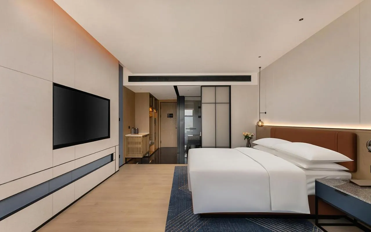 Bed in Four Points by Sheraton Dali, Erhai