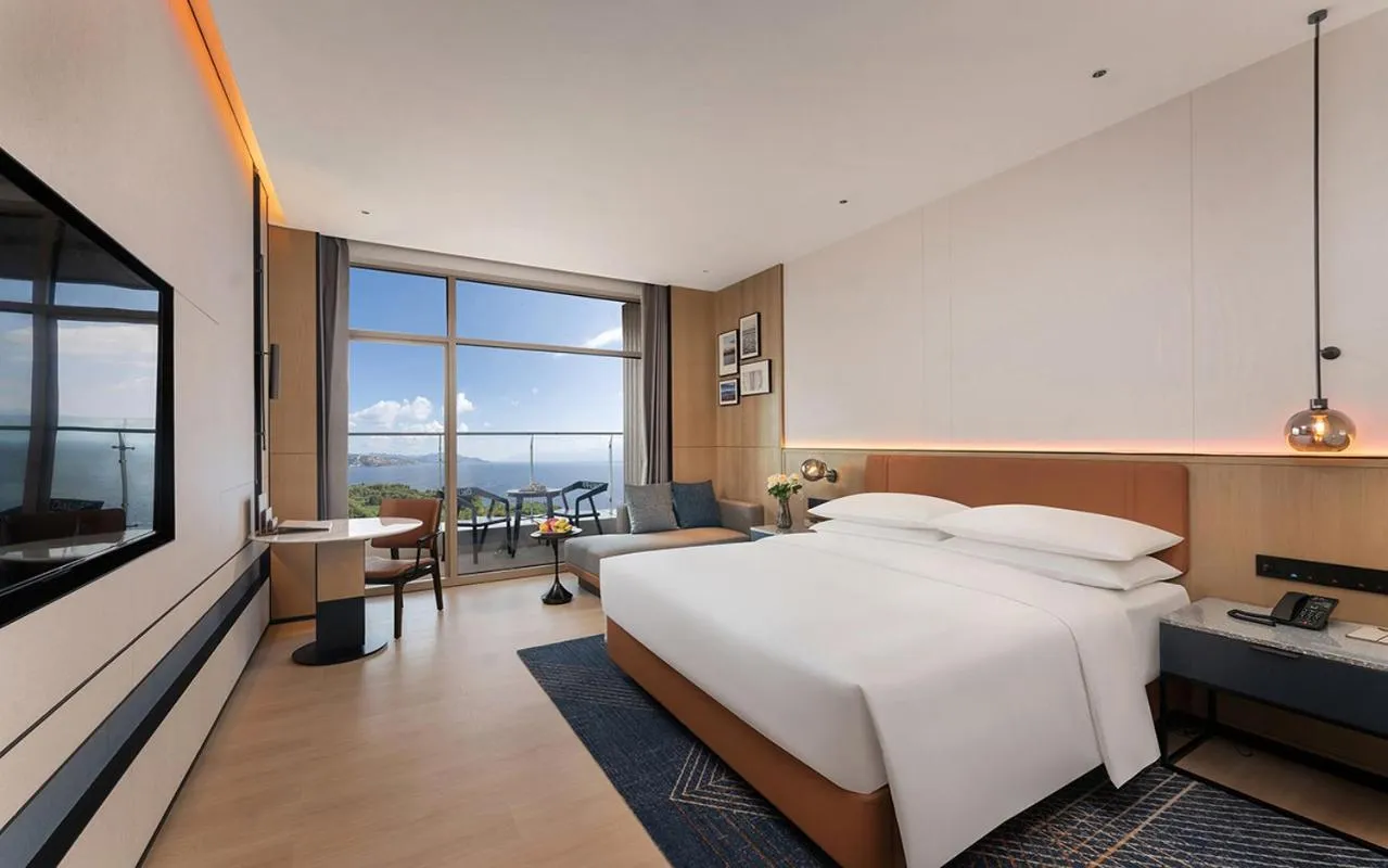 Bed in Four Points by Sheraton Dali, Erhai