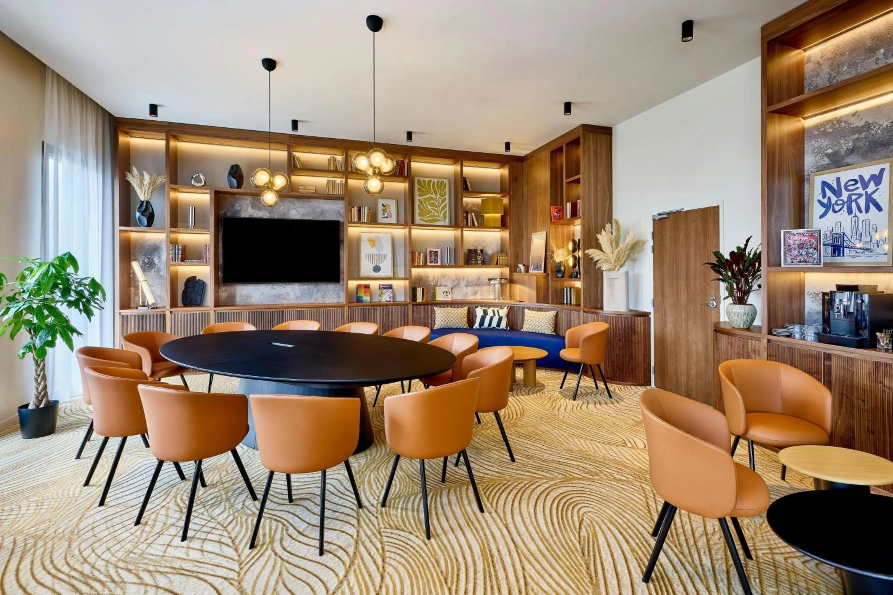 Lounge or bar in Courtyard by Marriott Lyon Eurexpo Stadium