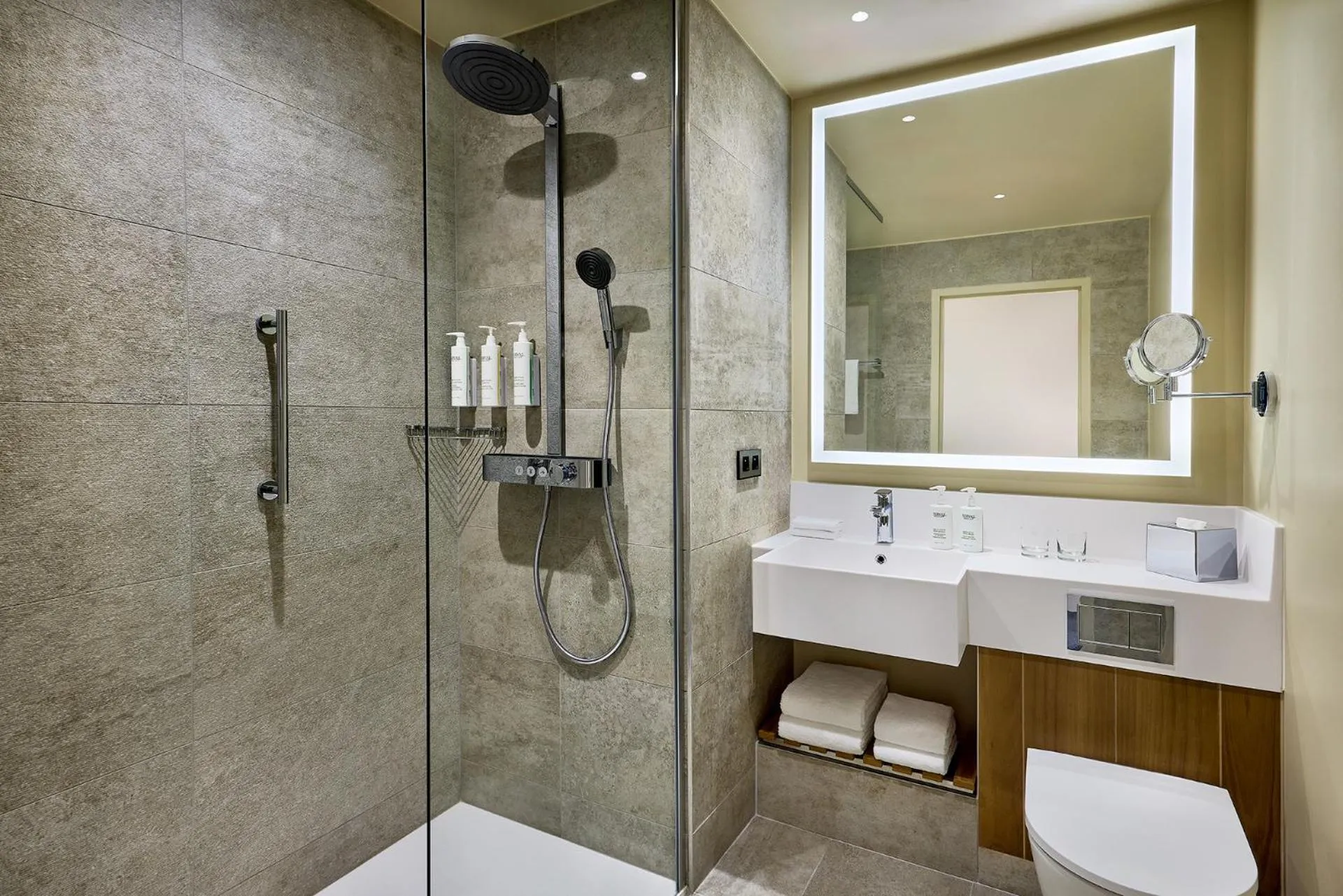 Bathroom in Courtyard by Marriott Lyon Eurexpo Stadium