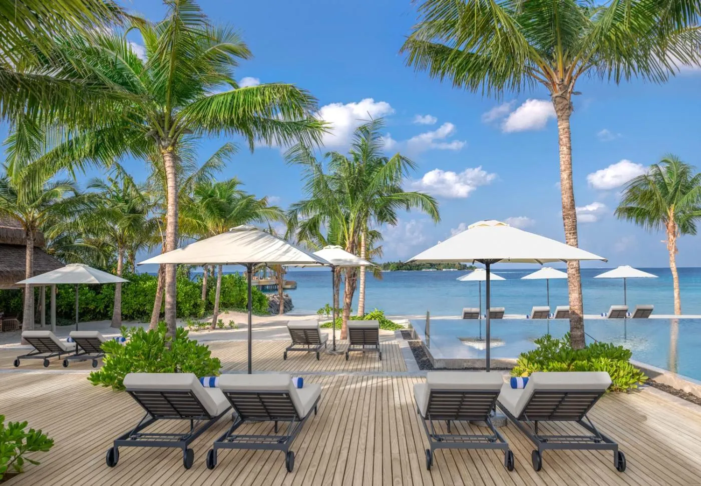 Lounge or bar in JW Marriott Maldives Kaafu Atoll Island Resort