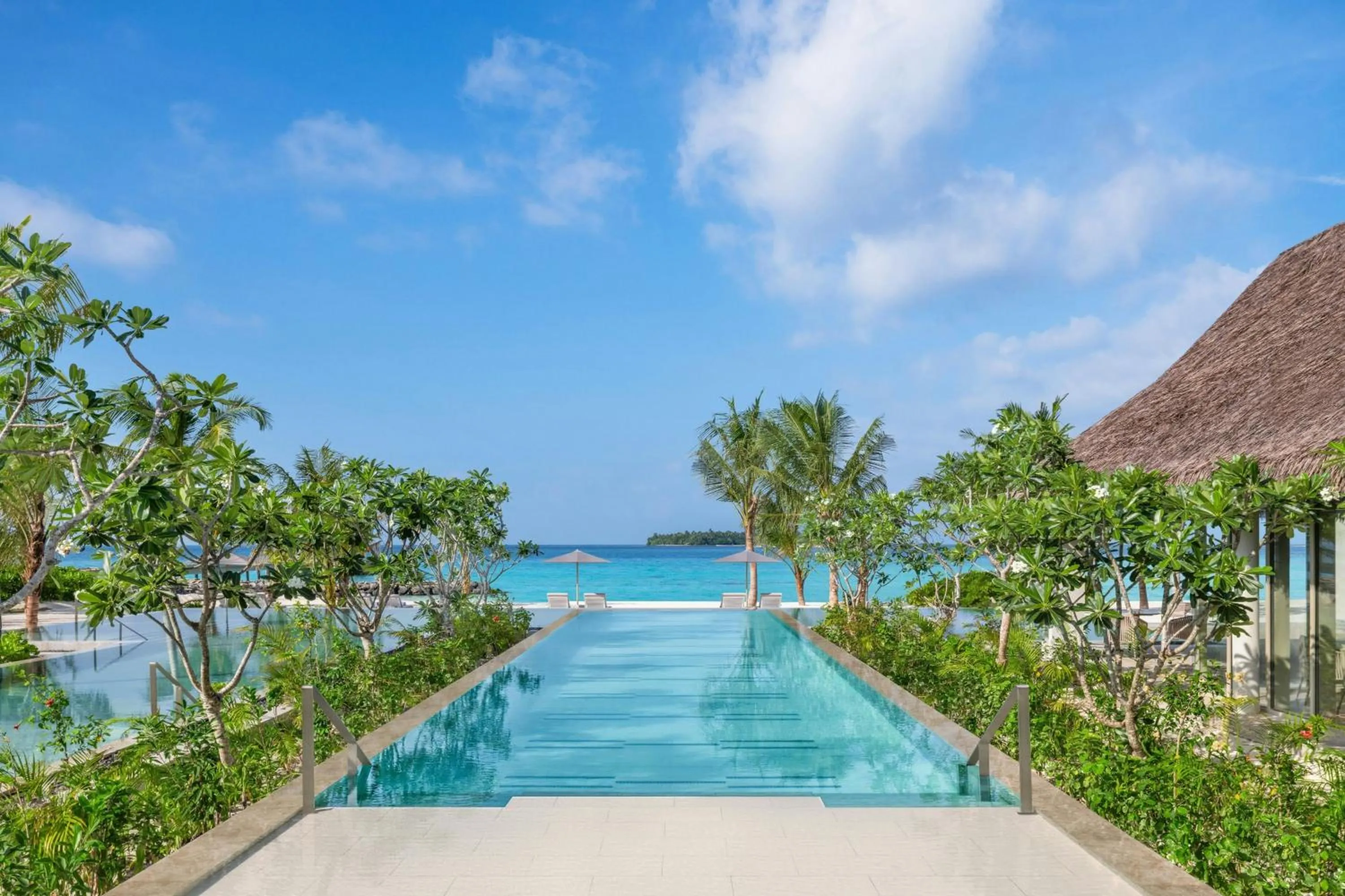 Swimming pool in JW Marriott Maldives Kaafu Atoll Island Resort