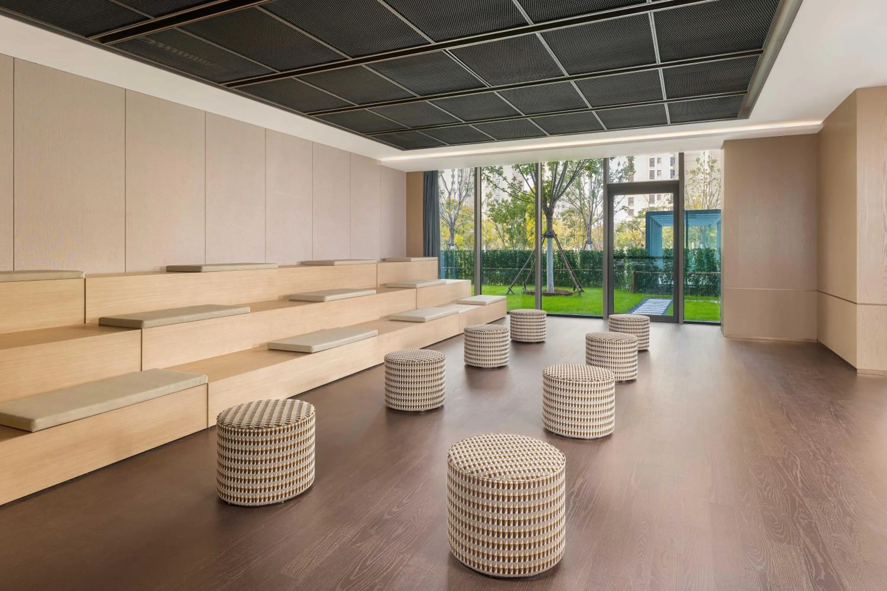 Seating area in Renaissance Qingdao Hotel