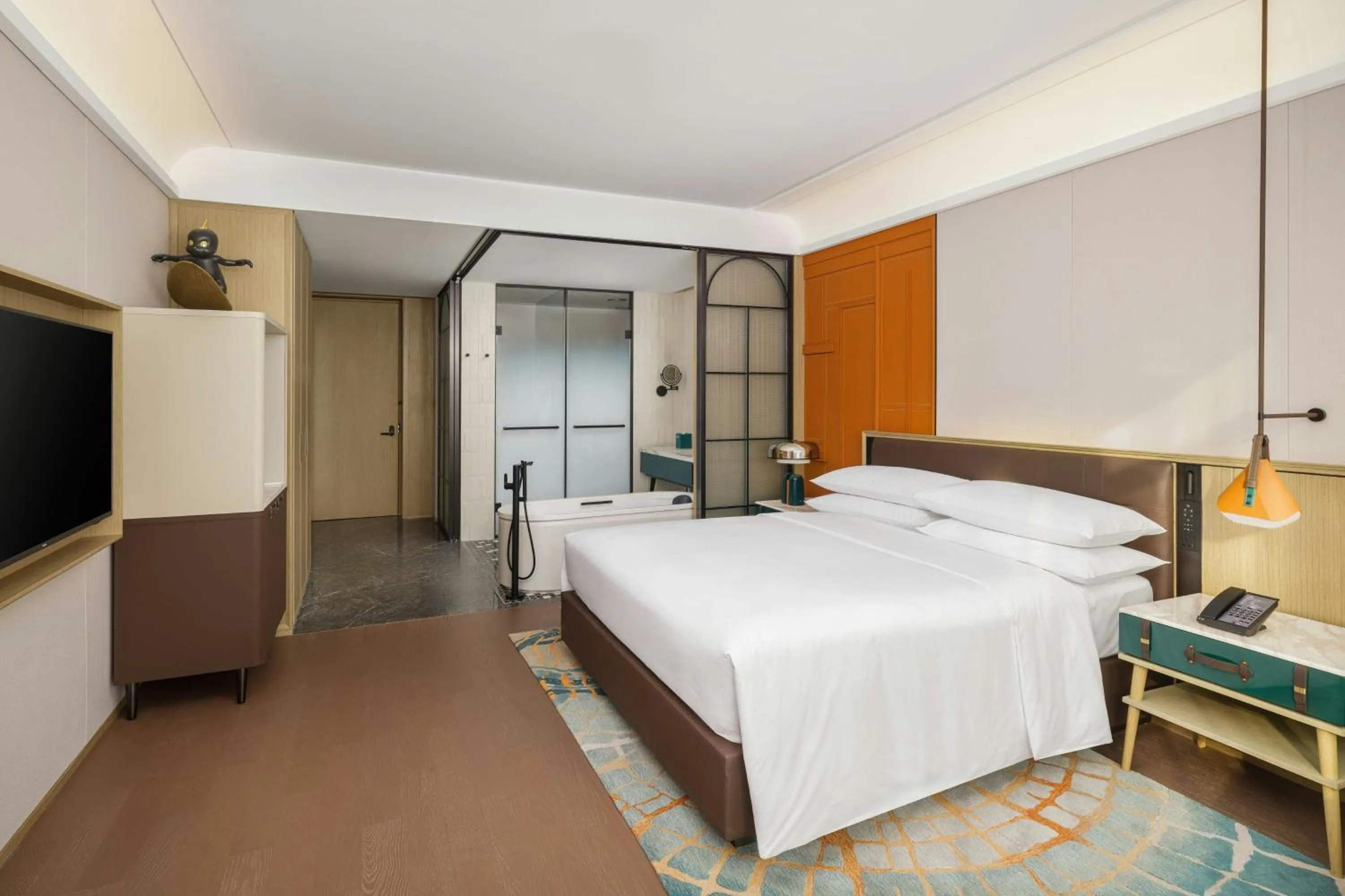 Bedroom, Bed in Renaissance Qingdao Hotel