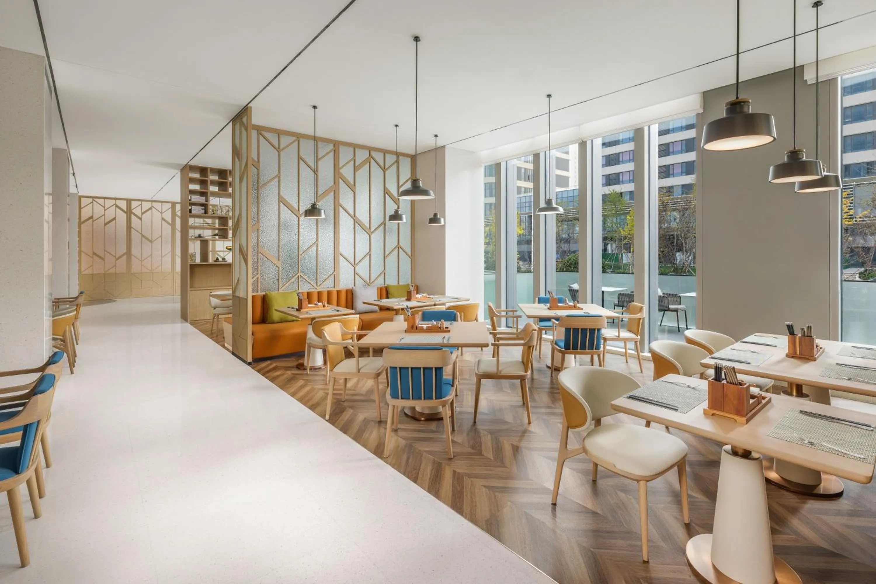 Restaurant/places to eat in Element Qingdao