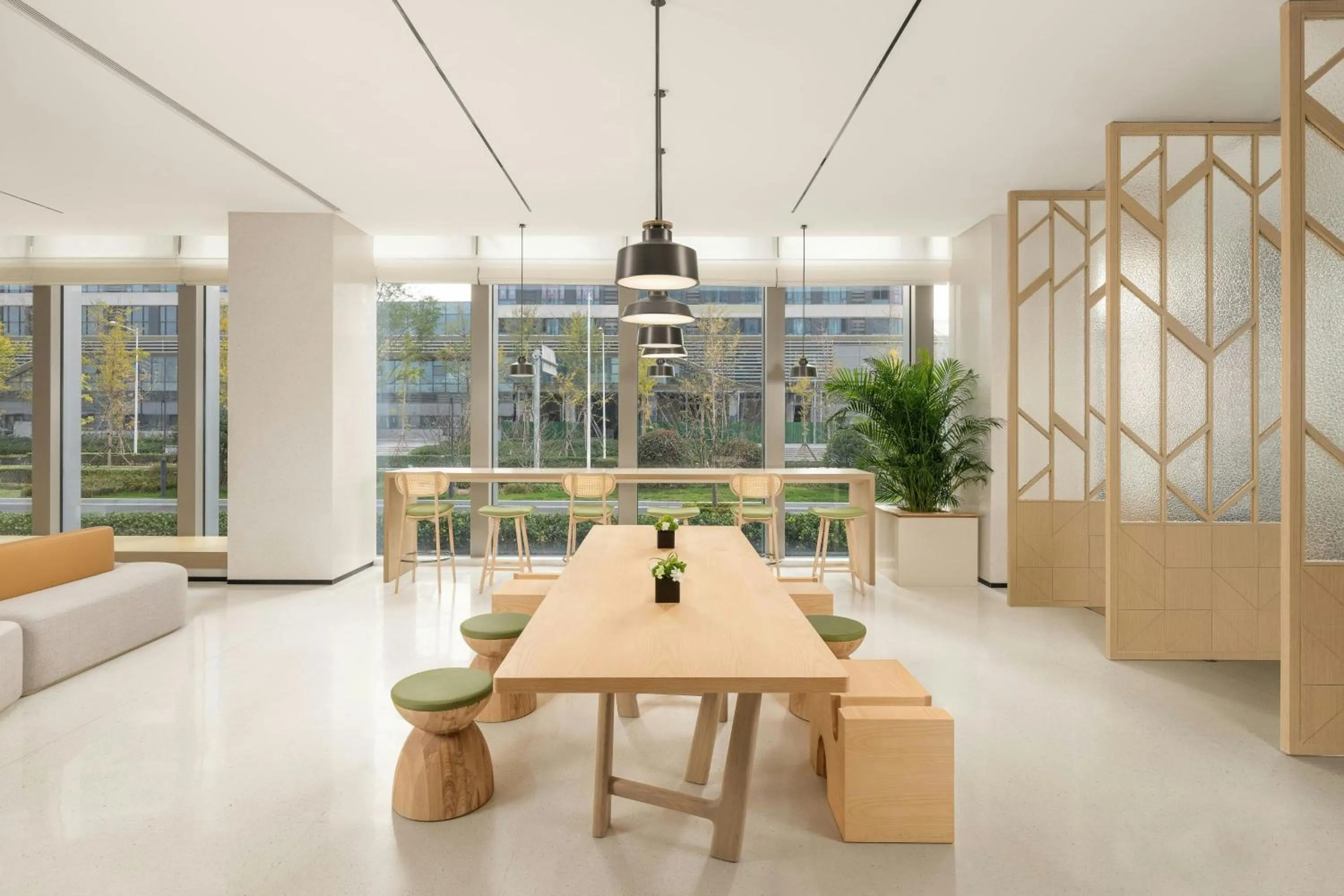 Restaurant/places to eat in Element Qingdao