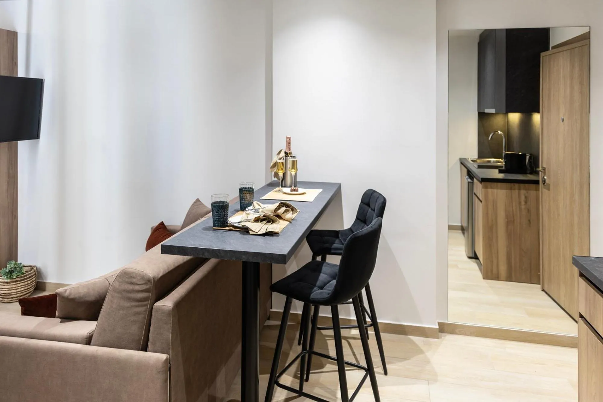 DOMIOS Suites Athens