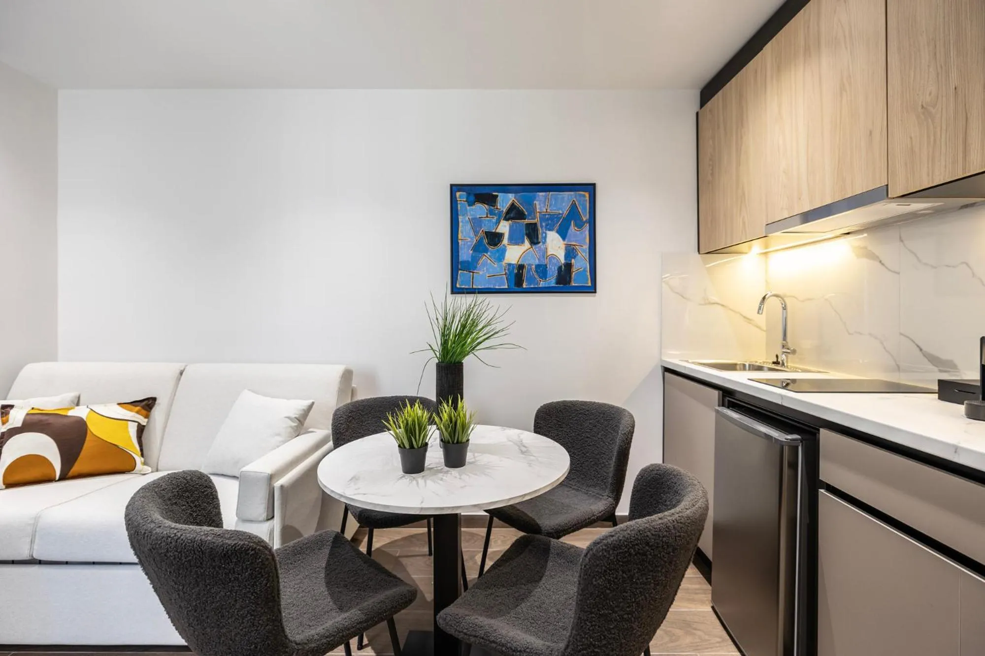 DOMIOS Suites Athens
