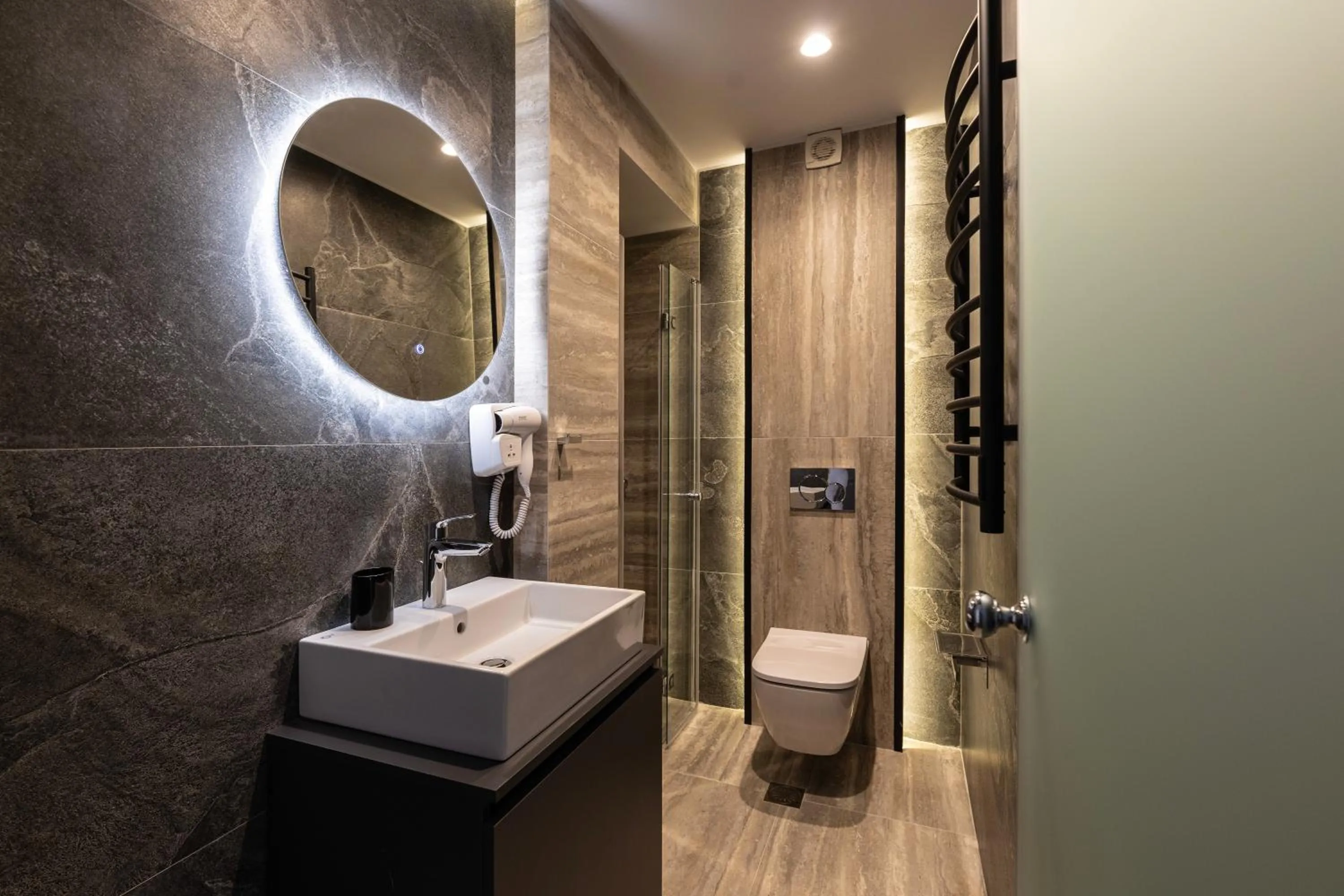 DOMIOS Suites Athens