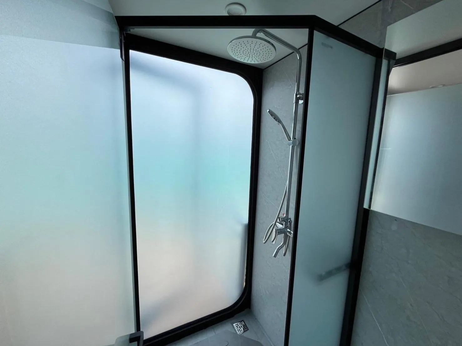 Shower in Space House Hotel Phuket